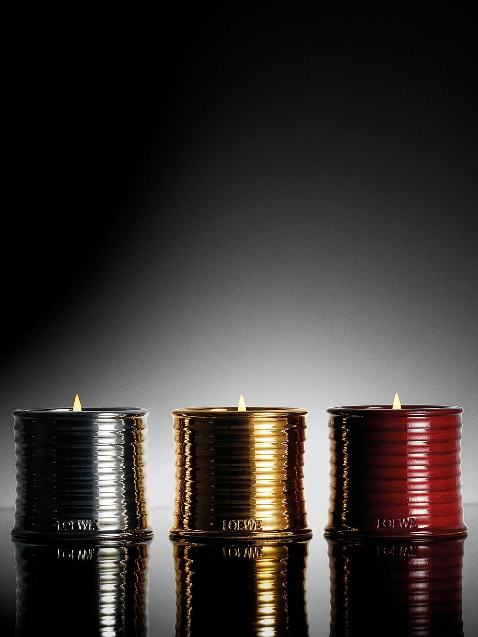LOEWEブラックセサミ　キャンドル LOEWE Perfumes LOEWE Black Sesame Scented Candle | Saks Fifth Avenue