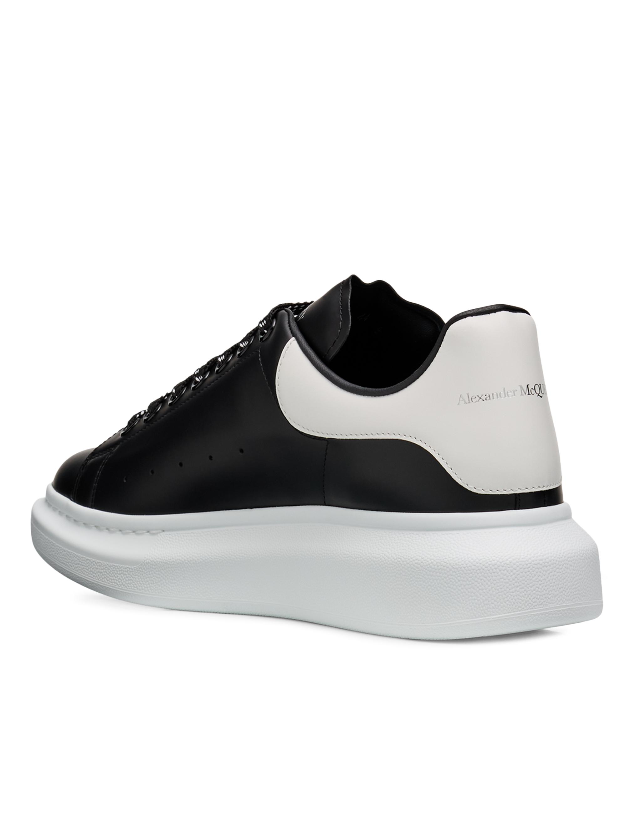 Alexander McQueen プラットフォーム スニーカー McQueen Oversized Leather Platform Sneakers | Saks Fifth Avenue