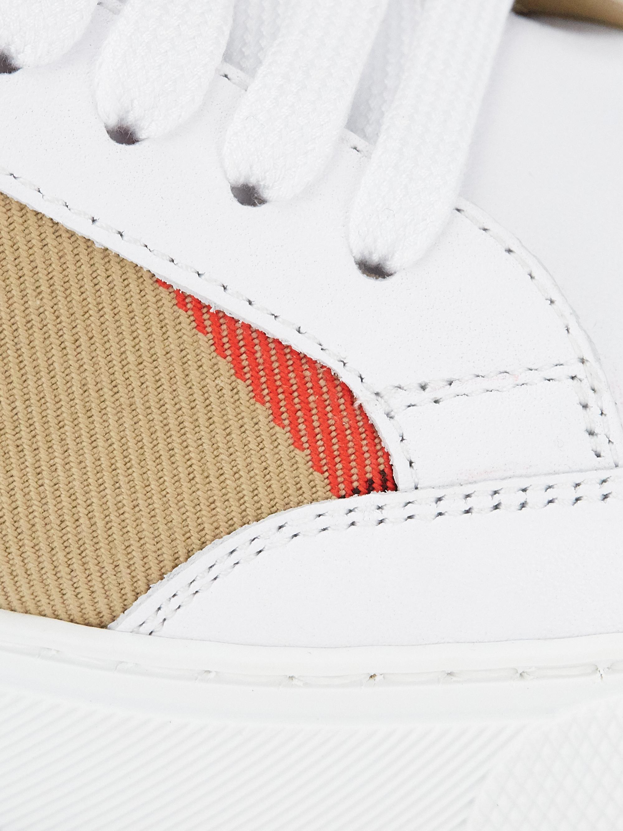 【限定＊新品未使用】BURBERRY ハイライティングパレット 01 WHITE s-l400.png