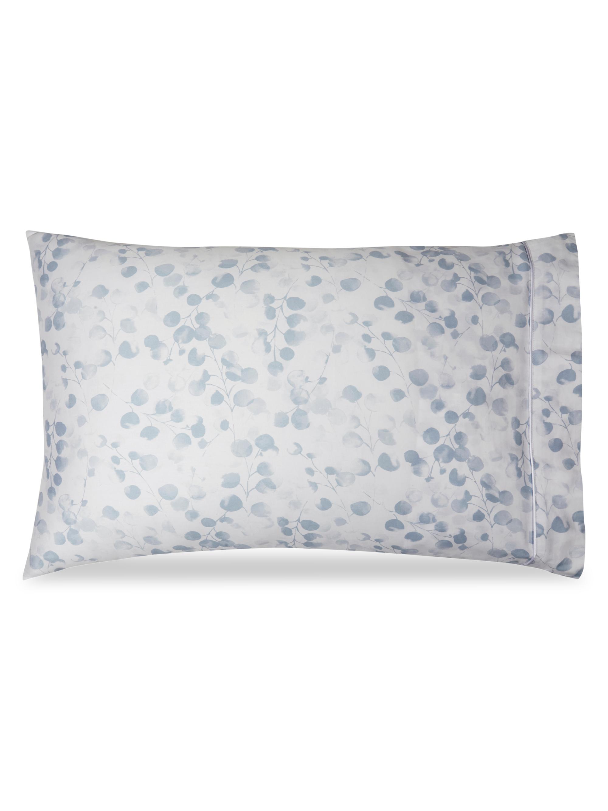 Anne de Solène Rosée Bleu Euro Sham Standard