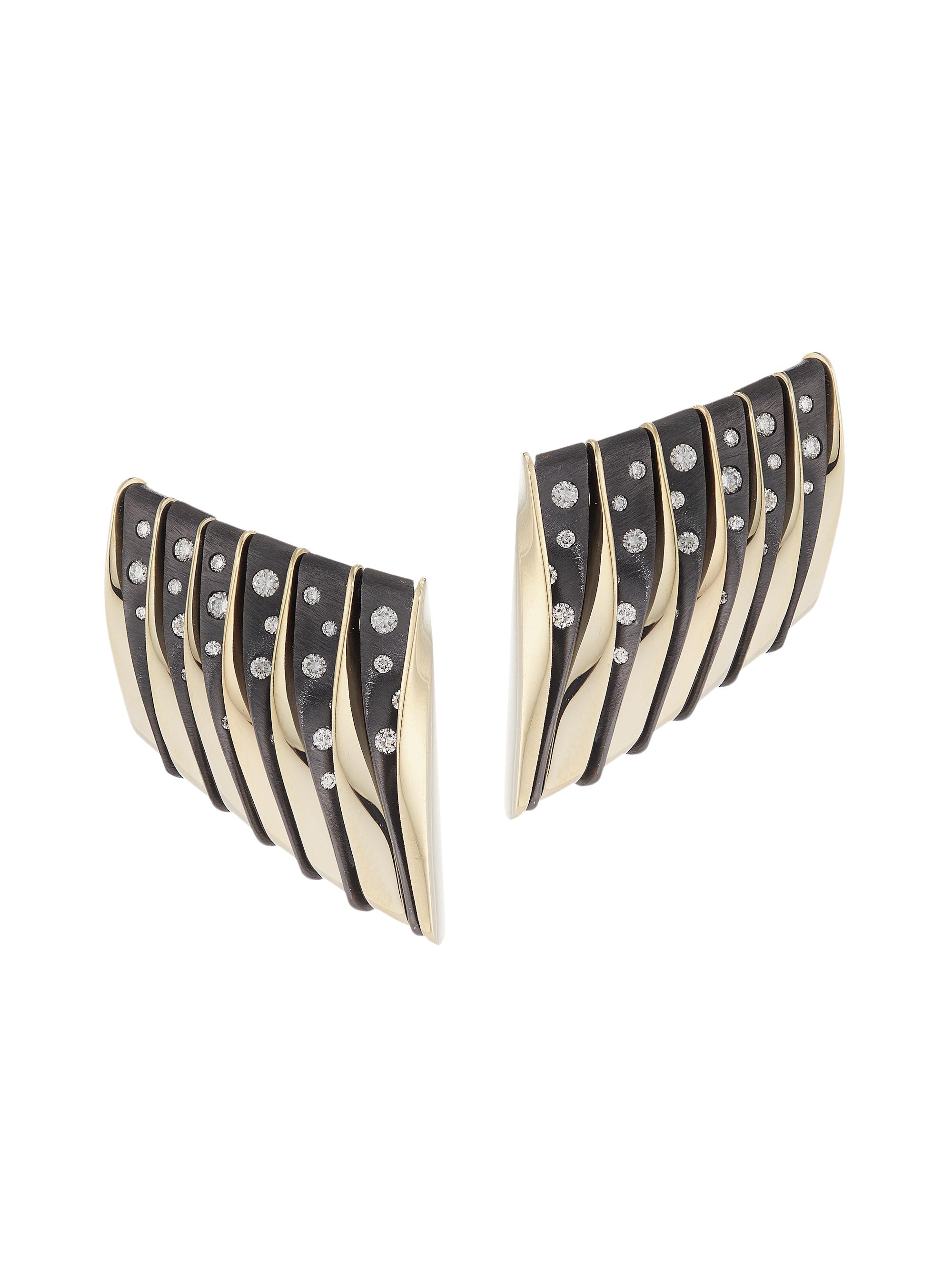 Vhernier Women's Coucher De Soleil 18K White Gold, Bronze & White Diamond Earclips - White Gold