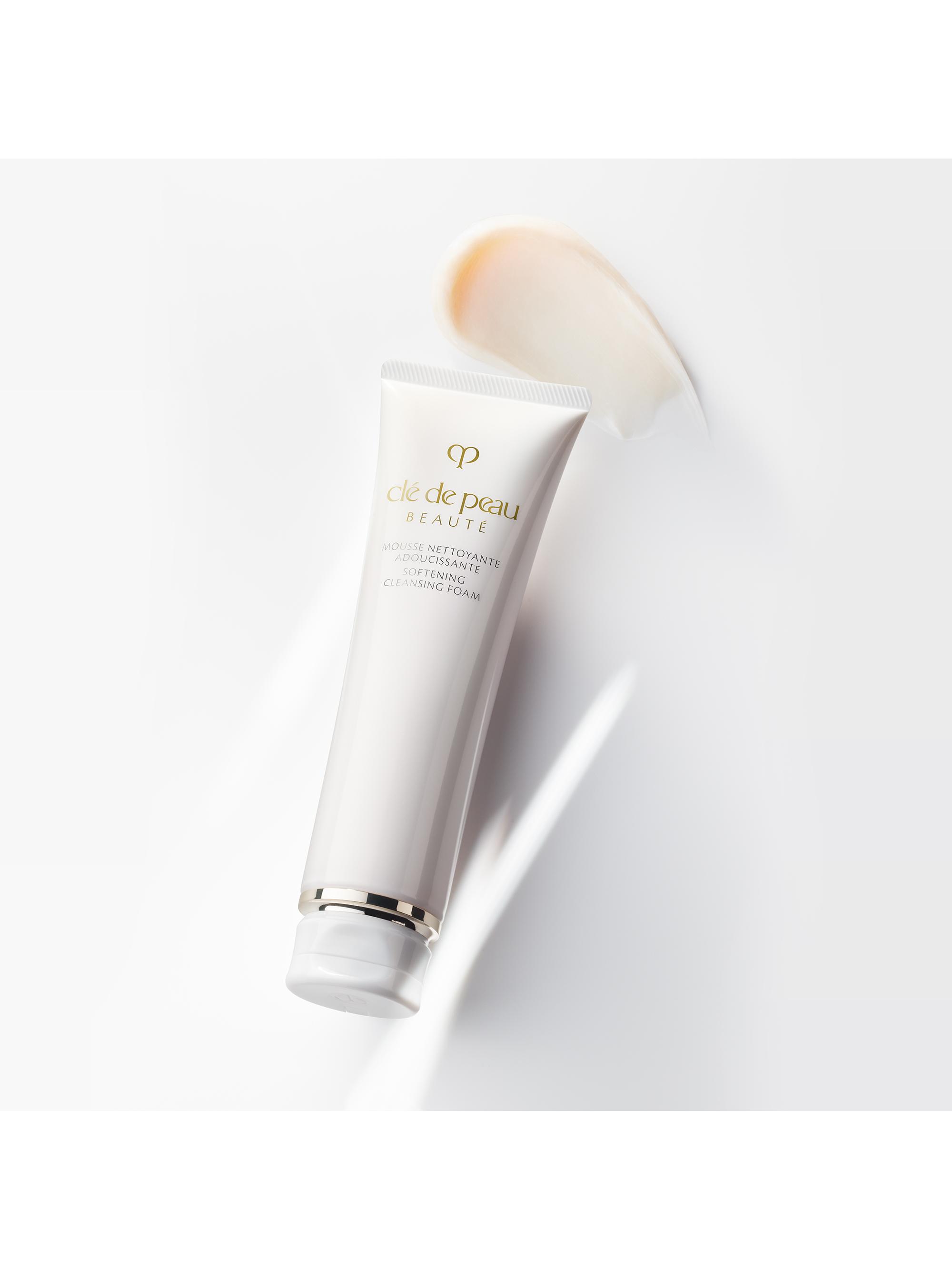 Clé de Peau Beauté Softening Cleansing Foam | Saks Fifth Avenue