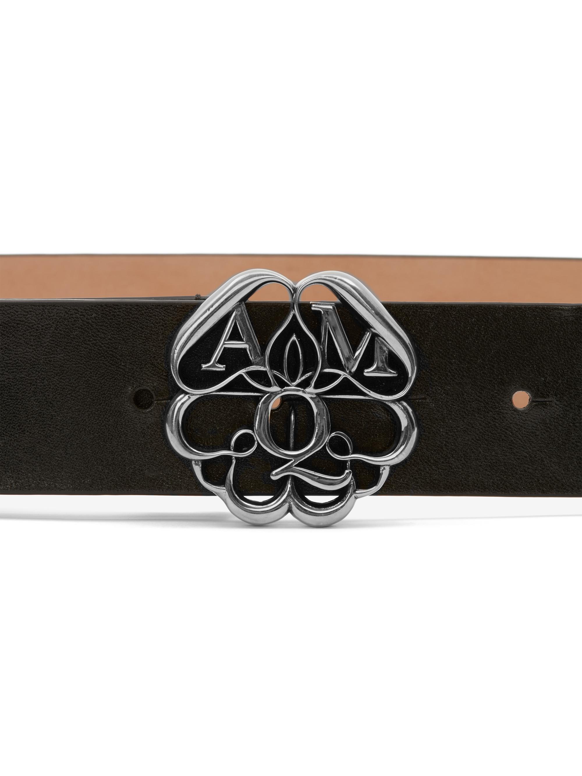 ALEXANDER MCQUEEN
Leather Oversized Seal Logo Belt. Size 85. McQueen Seal Logo Leather Belt | Saks Fifth Avenue main image 4