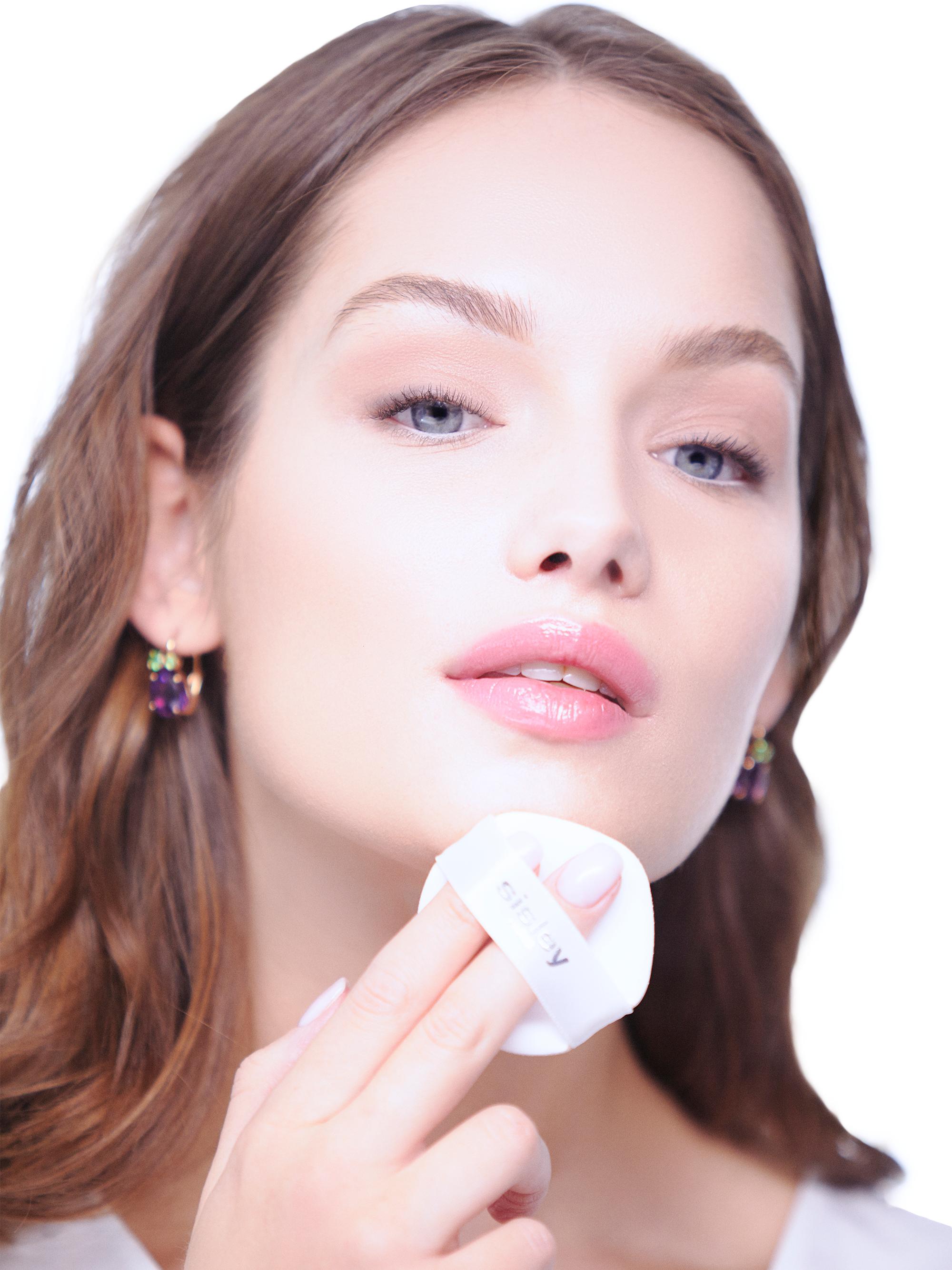 Sisley-Paris Phyto-Blanc Le Cushion Foundation | Saks Fifth Avenue
