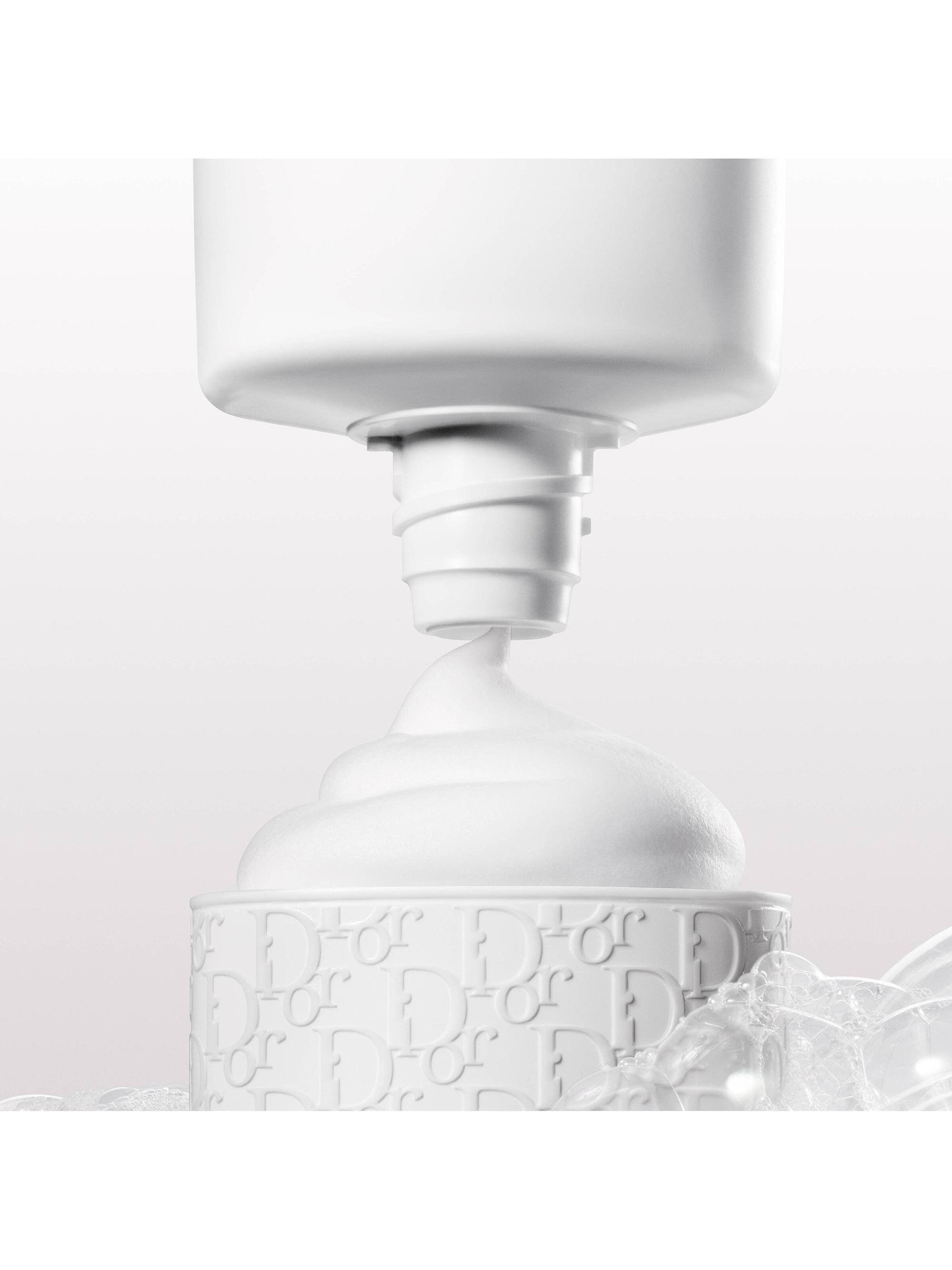 Dior ラムース やさしく素肌を守りながら、明るさを引きだす新洗顔料「ラ