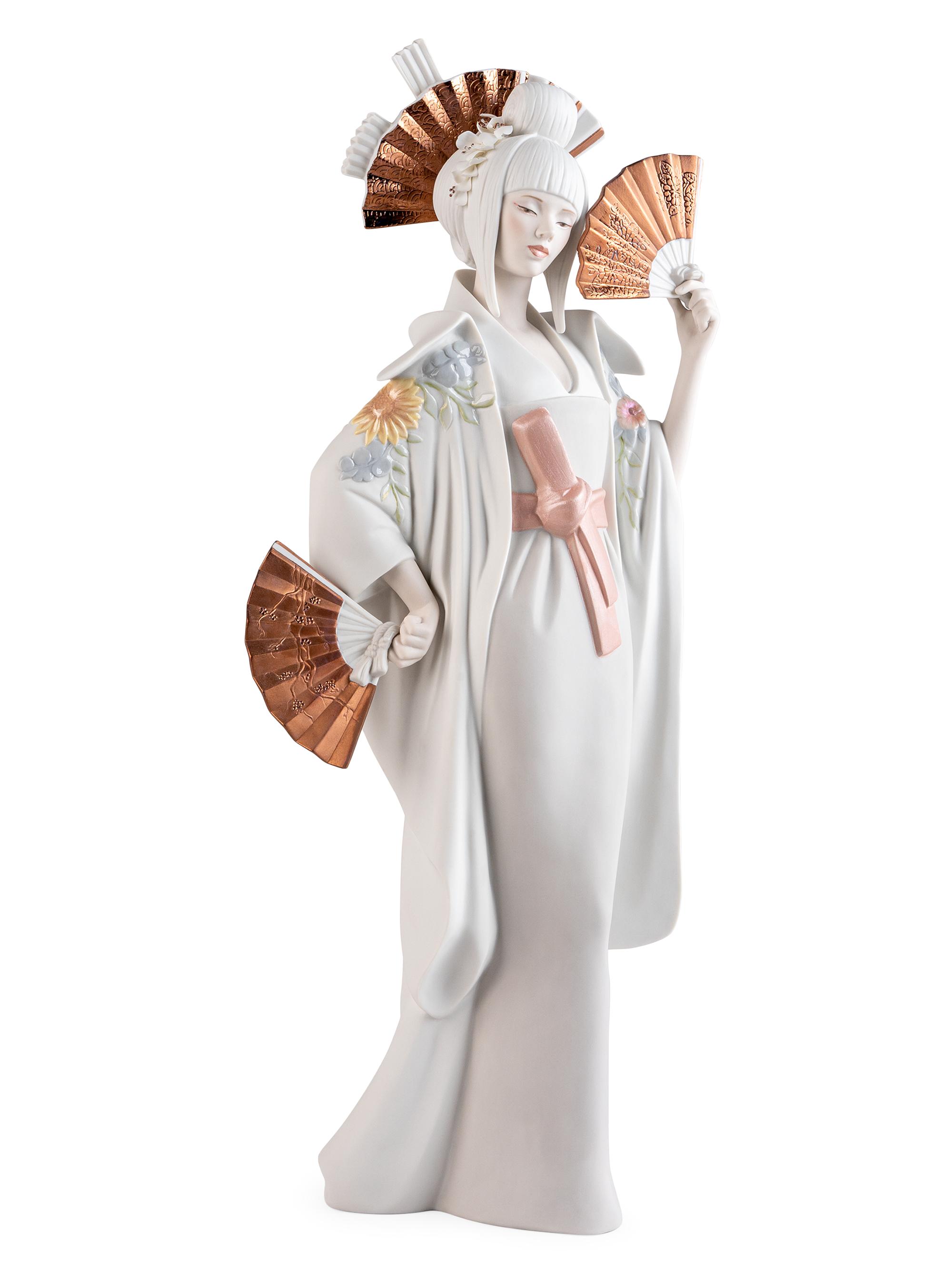 Lladro Japanese Dancer Porcelain Sculpture | Thumbnail 2