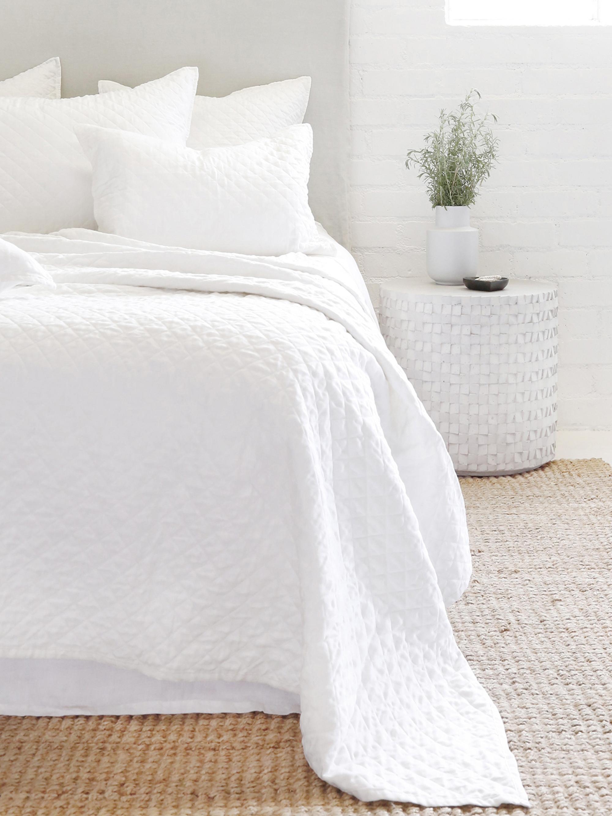 Pom Pom at Home Hampton Linen Quilt - White King