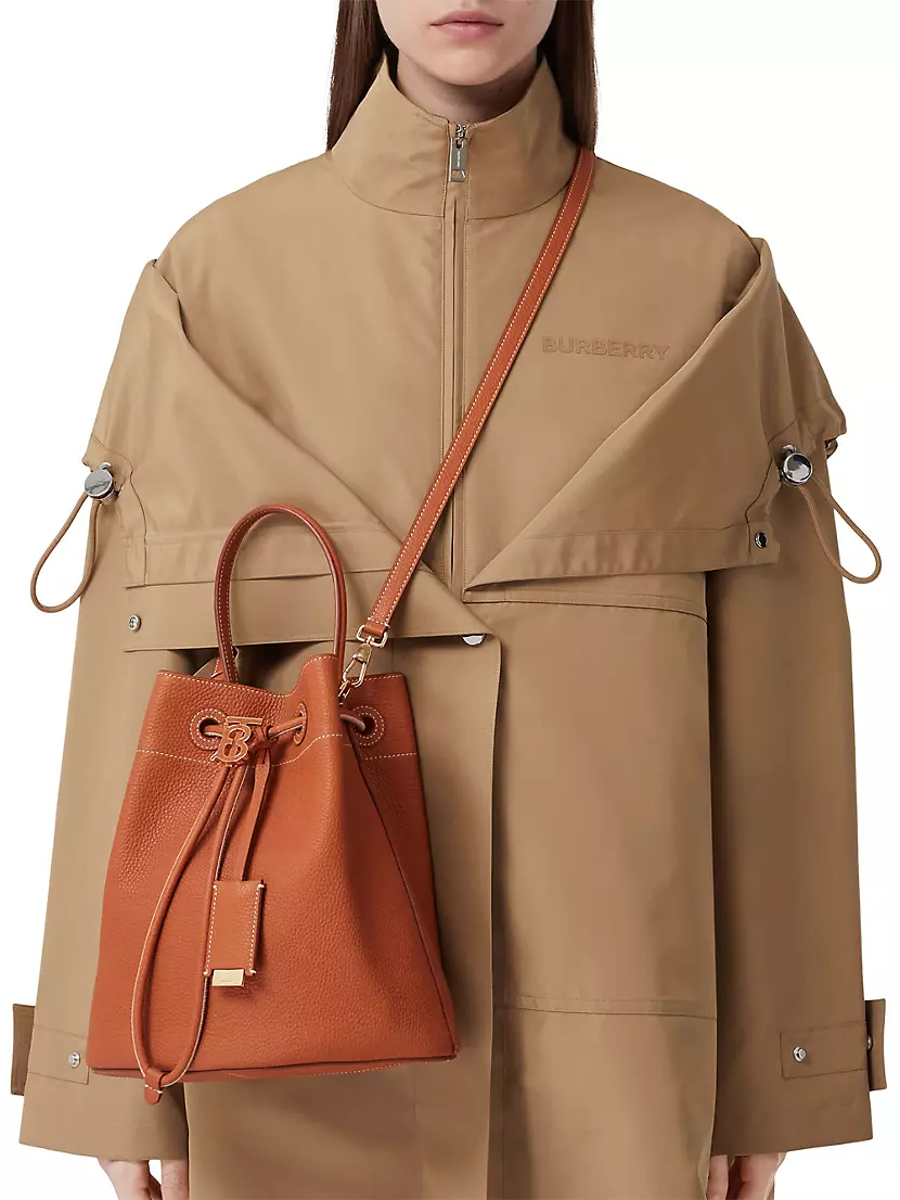 The bucket leather bag Burberry Beige in Leather - 32329088