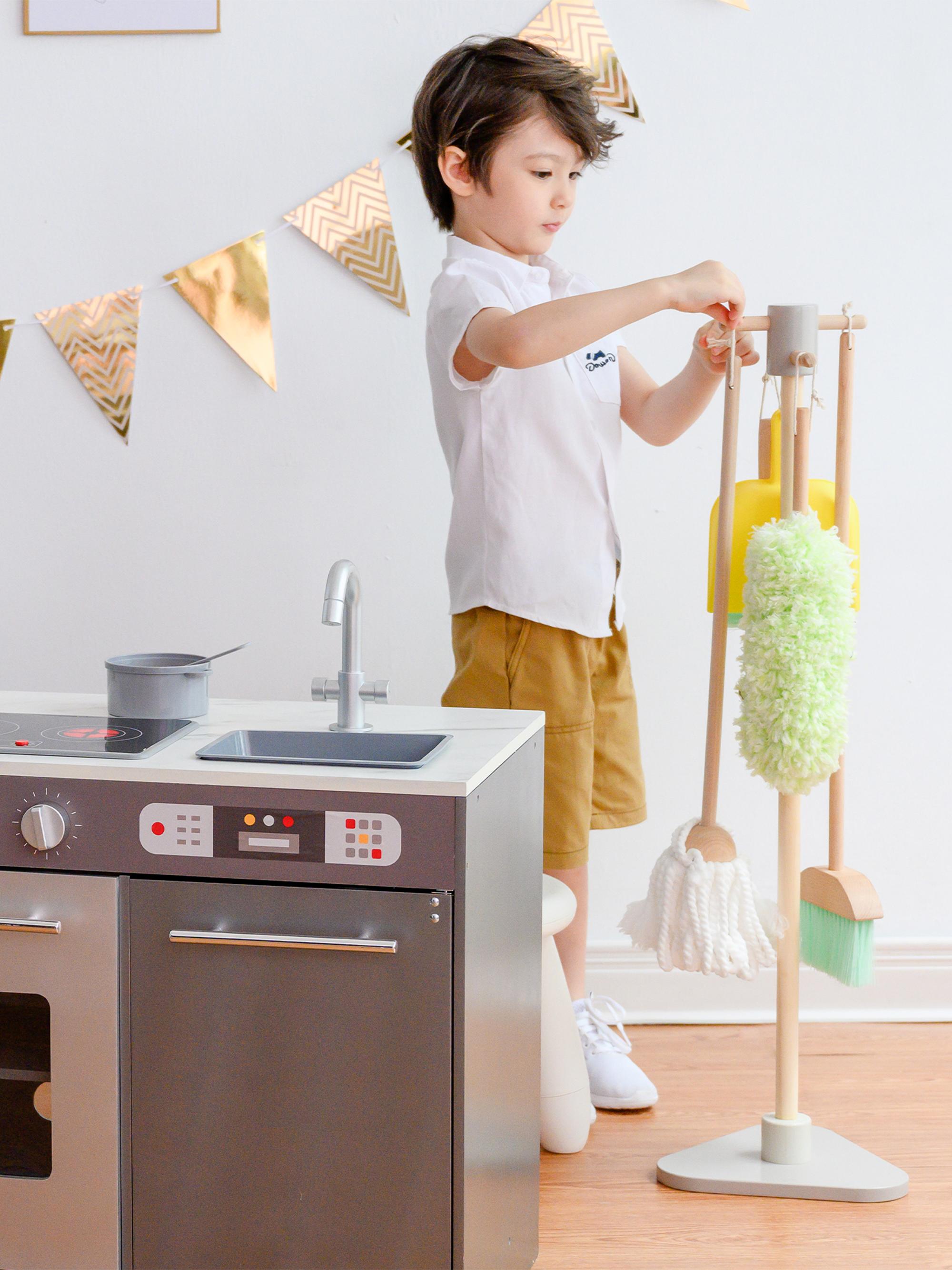 Teamson Little Helper Cleaning Set | Saks Fifth Avenue