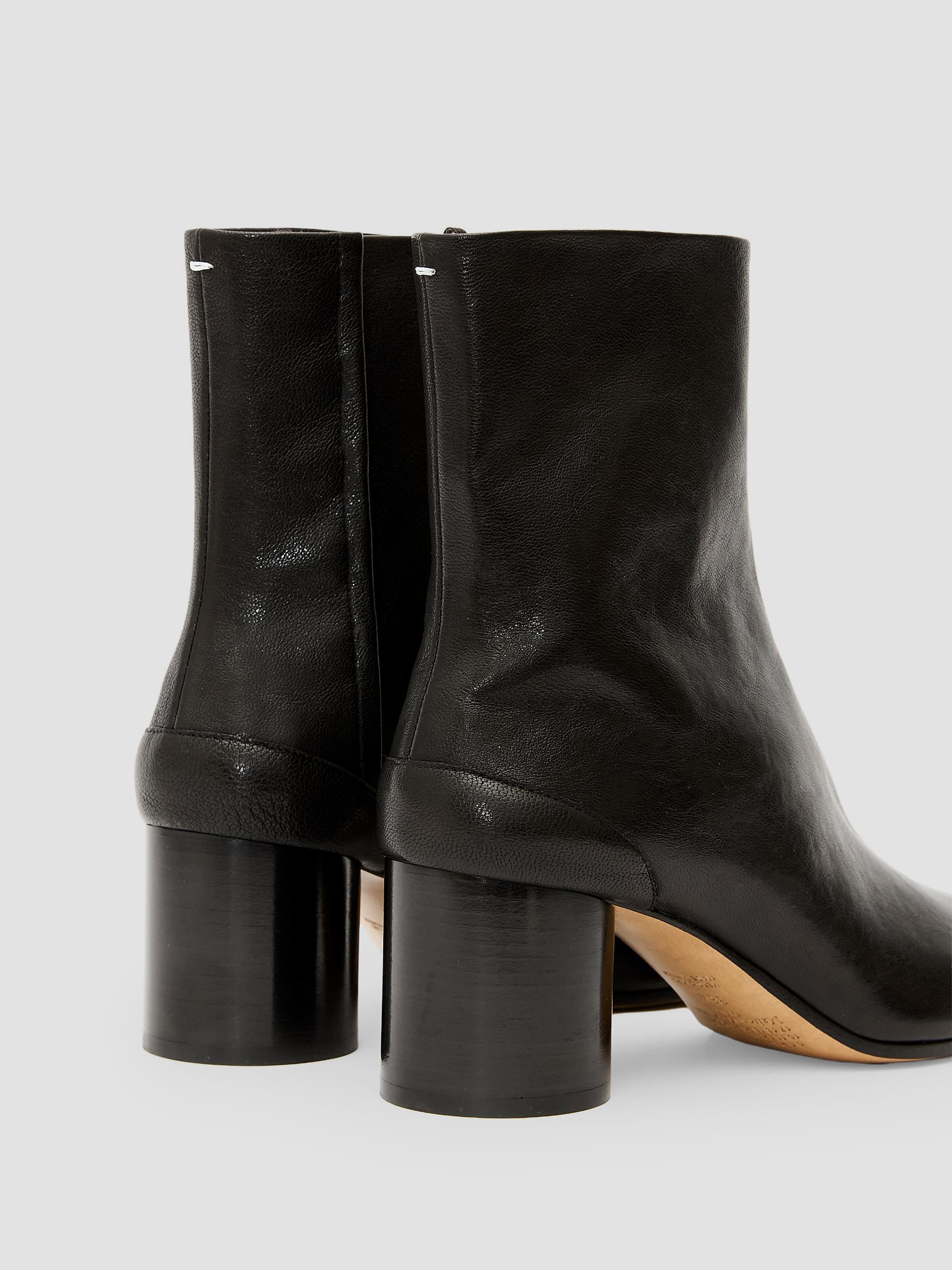 Maison Margiela Women's Tabi Split-Toe Leather Boots - Black | Thumbnail 4