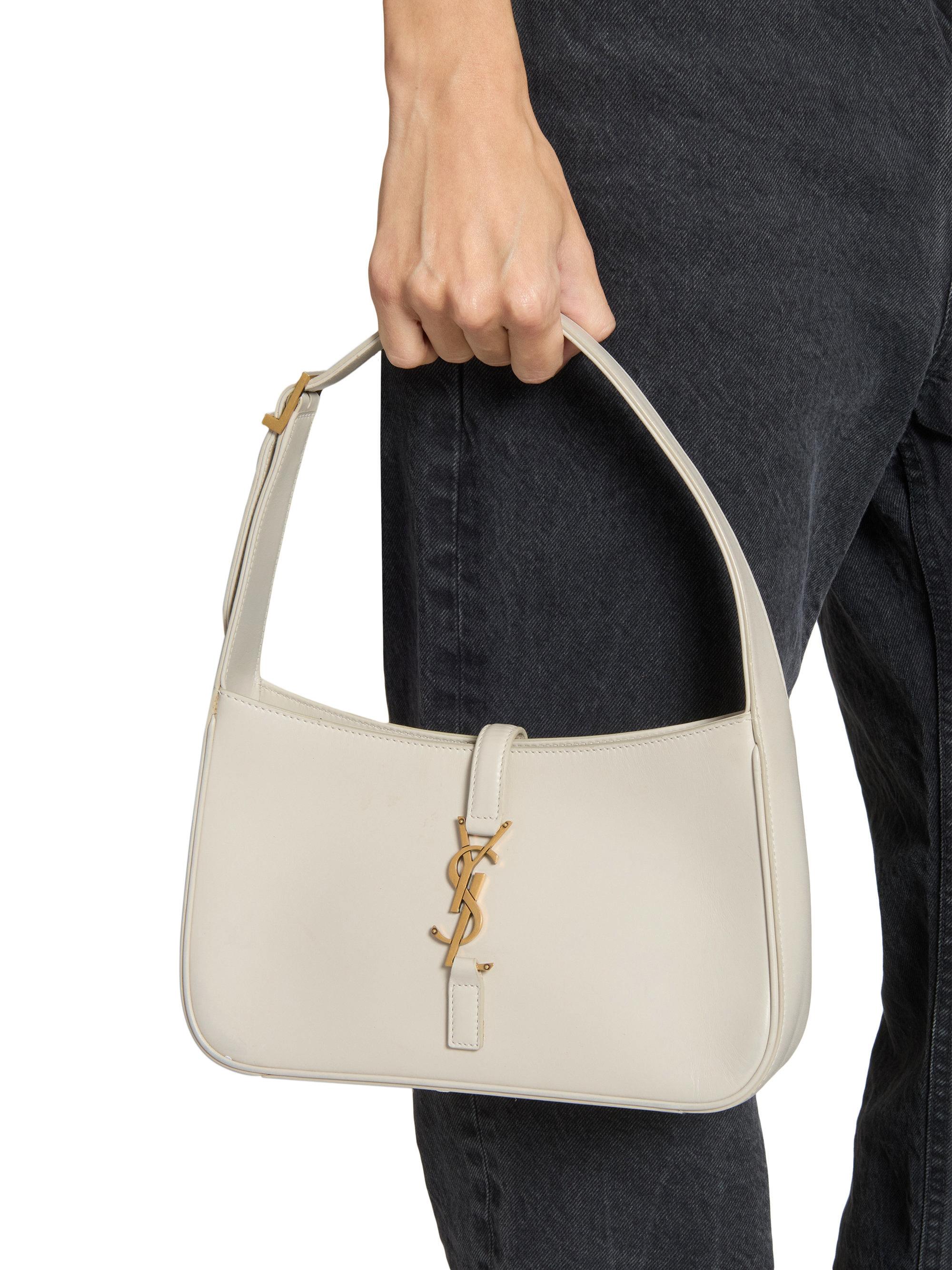 Le 5 à 7 Hobo Bag in Smooth Leather