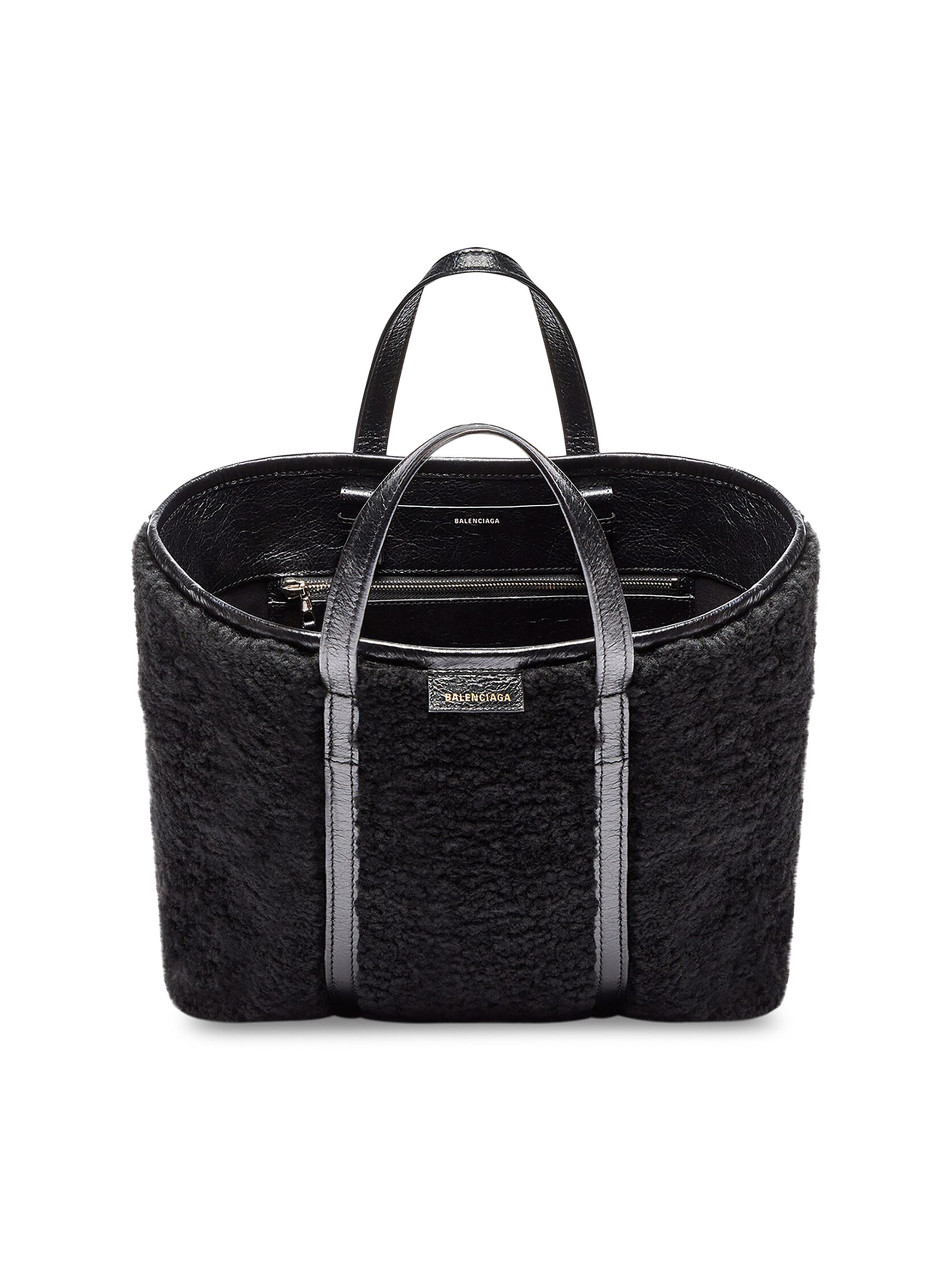 バッグ BALENCIAGA Barbes Midi Shopping Bag Balenciaga Barbes Medium East-West Shopper Bag In Shearling | Saks