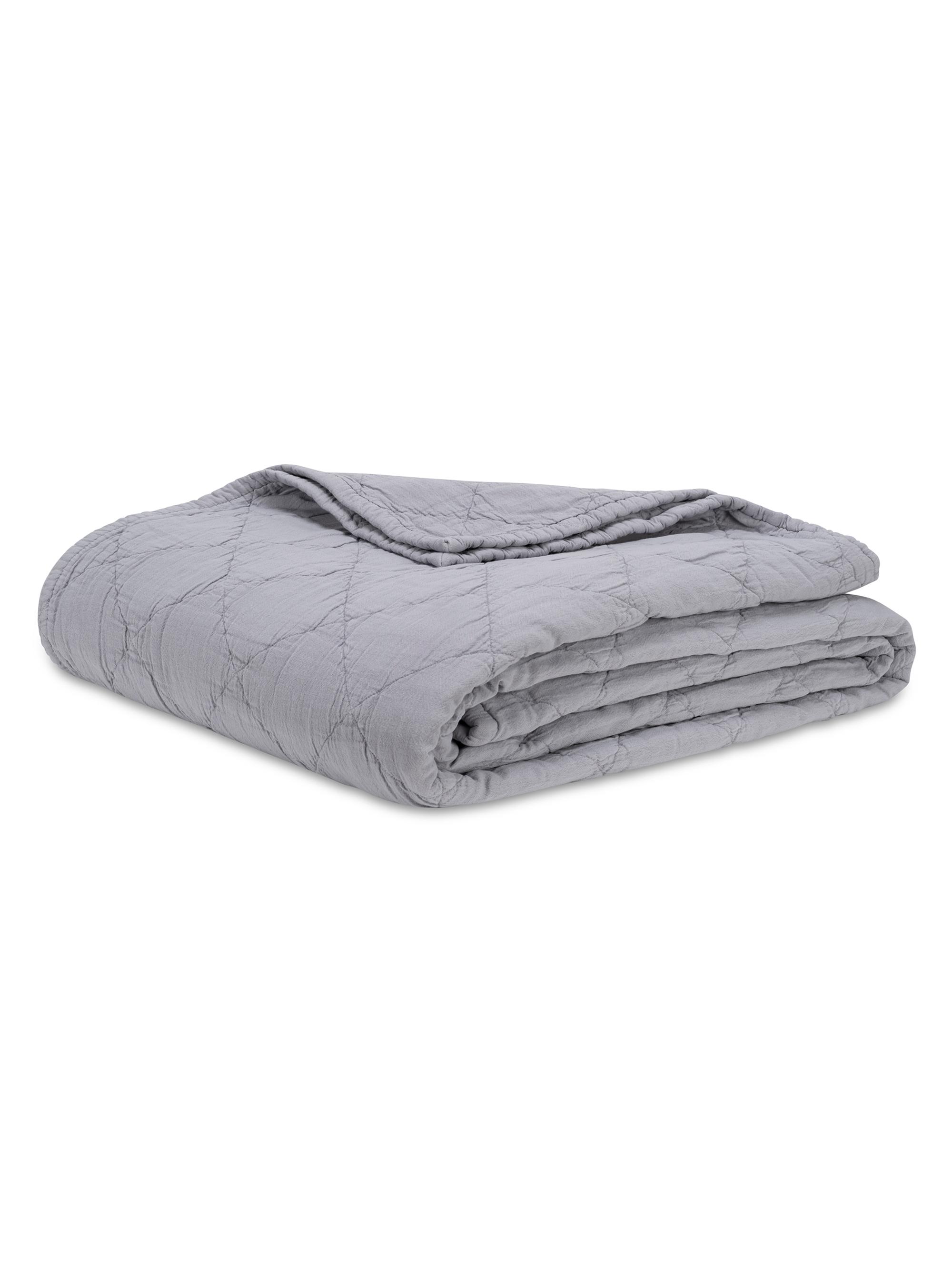 Lands Downunder Easton Quilted Blanket - White Twin