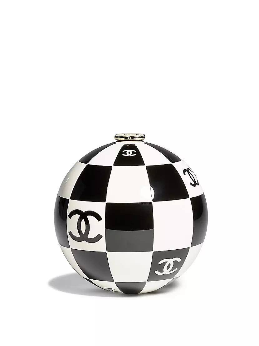 Chanel sphere minaudière White Leather ref.741907 - Joli Closet