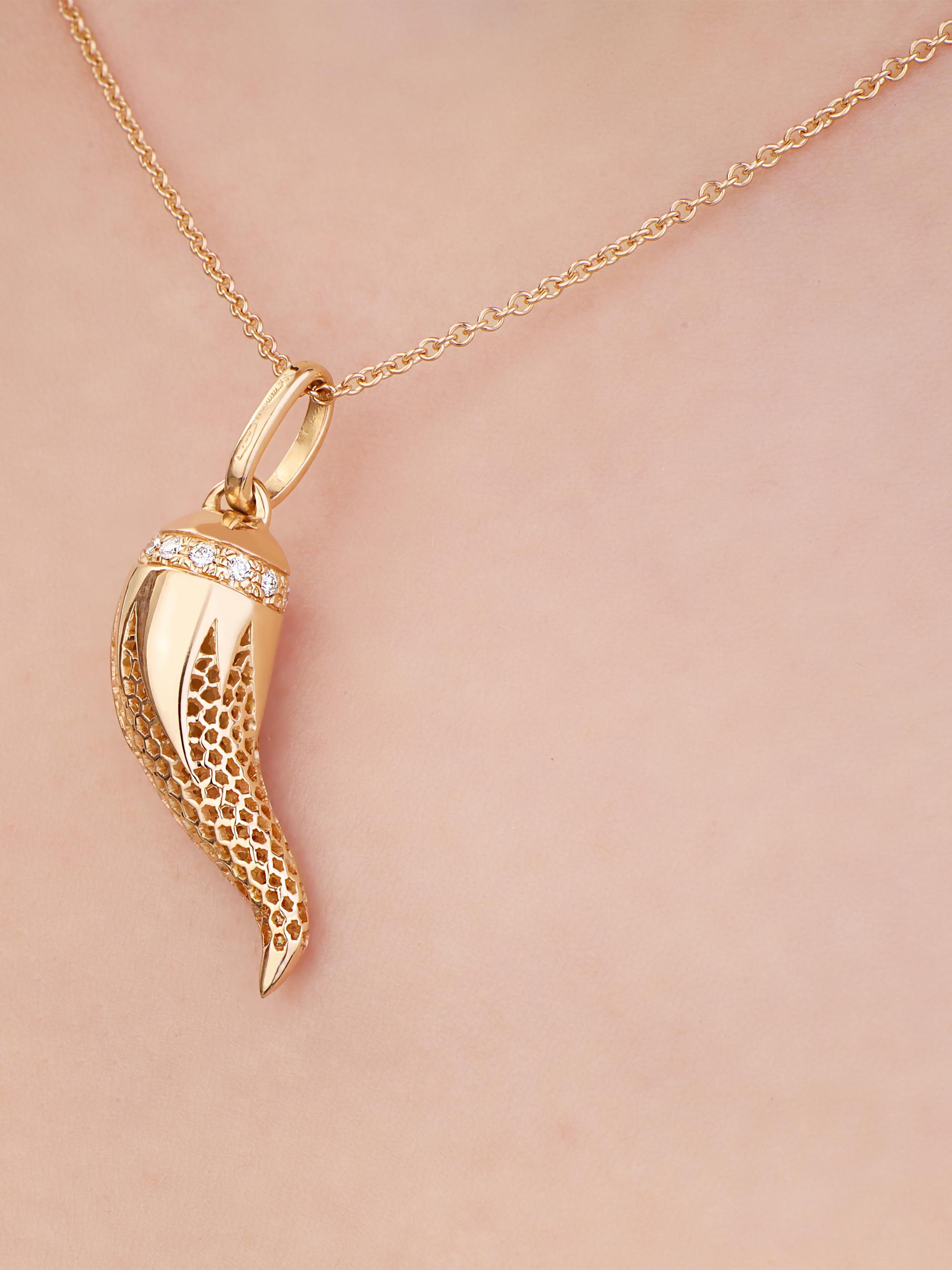 Rosmundo Corno 18K Gold & Diamond Lucky Chilli Horn Necklace