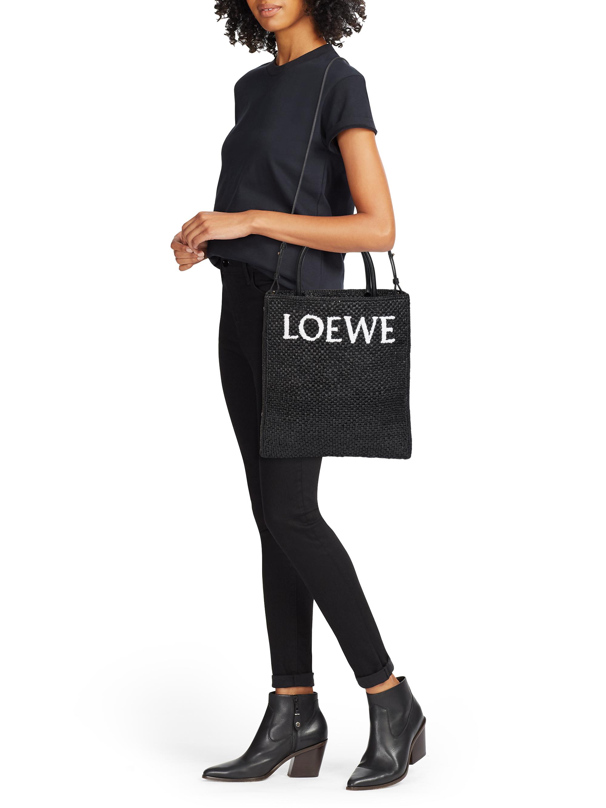 LOEWE ロエベ STANDARD A4 TOTEBAG 美品 Loewe - Standard A4 raffia tote bag Loewe