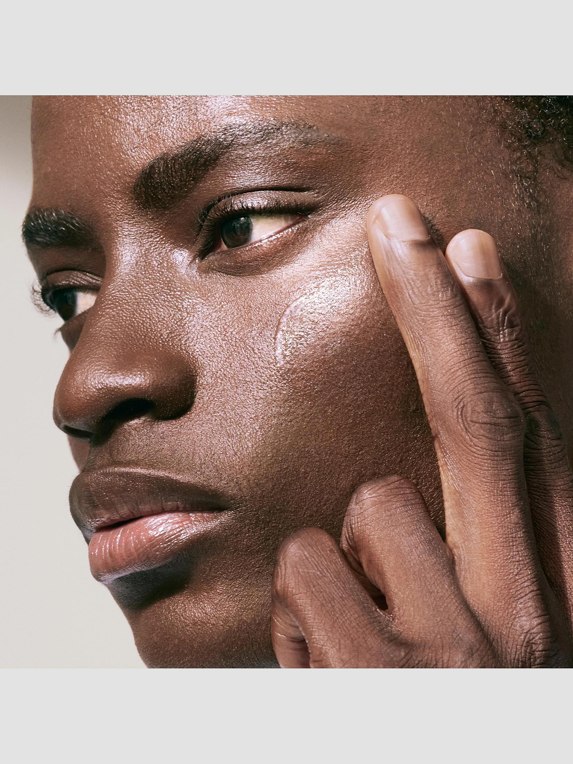 Clé de Peau Beauté UV Protective Cream SPF 50+ | Saks Fifth Avenue