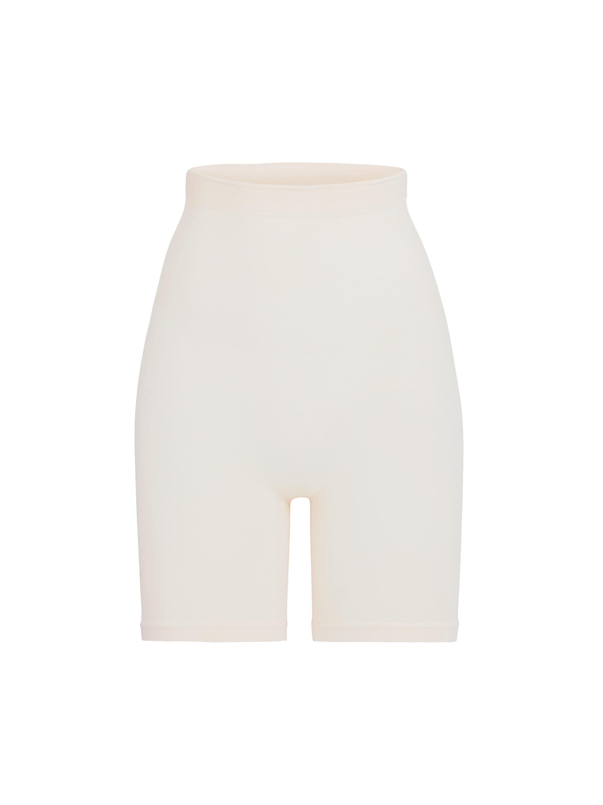 SKIMS Women's Seamless Sculpt High-Waisted Above-The-Knee Shorts - Onyx