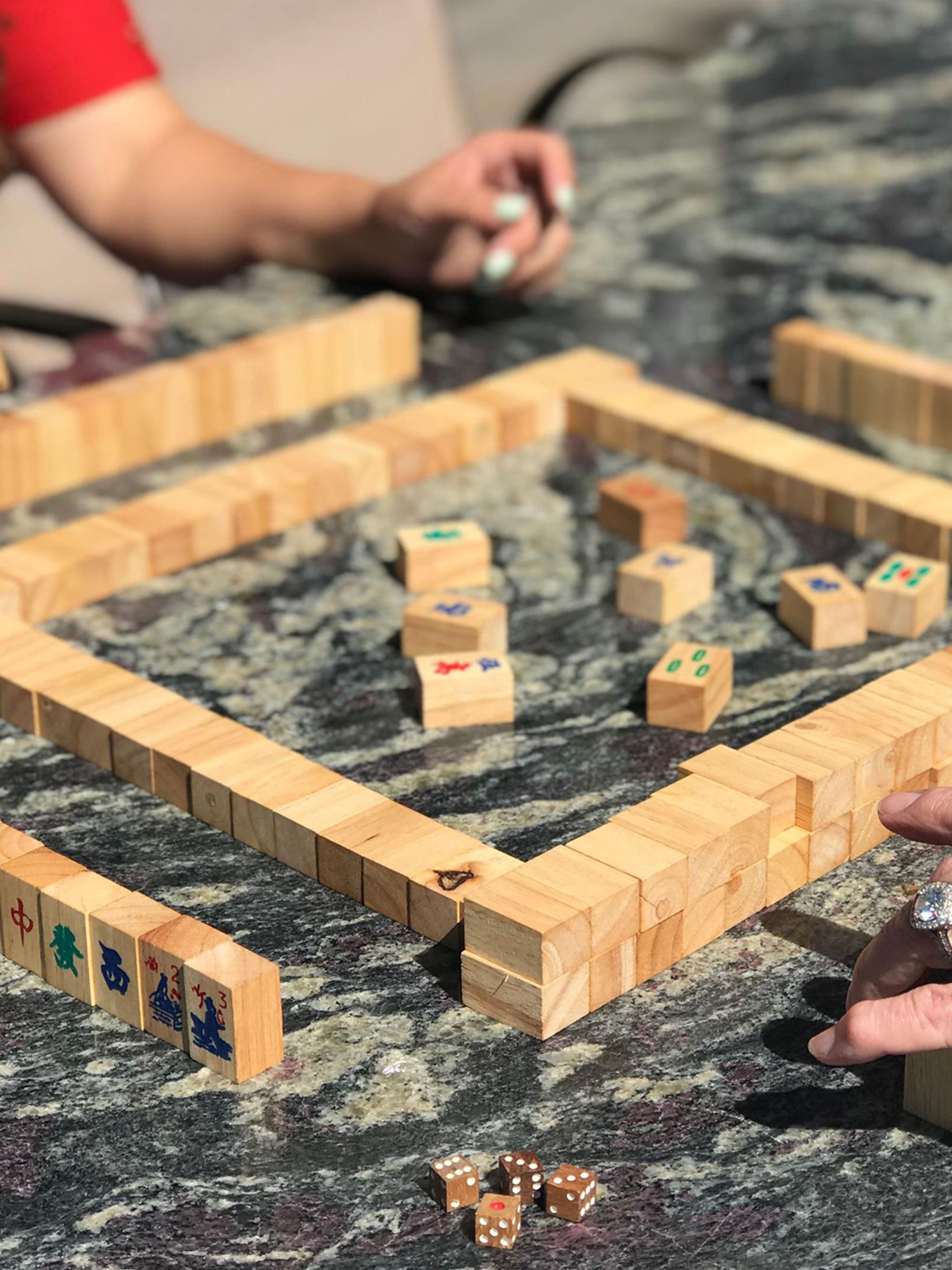 希少　超美品　抹香鯨調　麻雀セット 伝統的和風デザイン　アンティーク 幸兵衛窯『青釉色絵孔雀香炉』 | 東京書芸館公式通販ウェブサイト