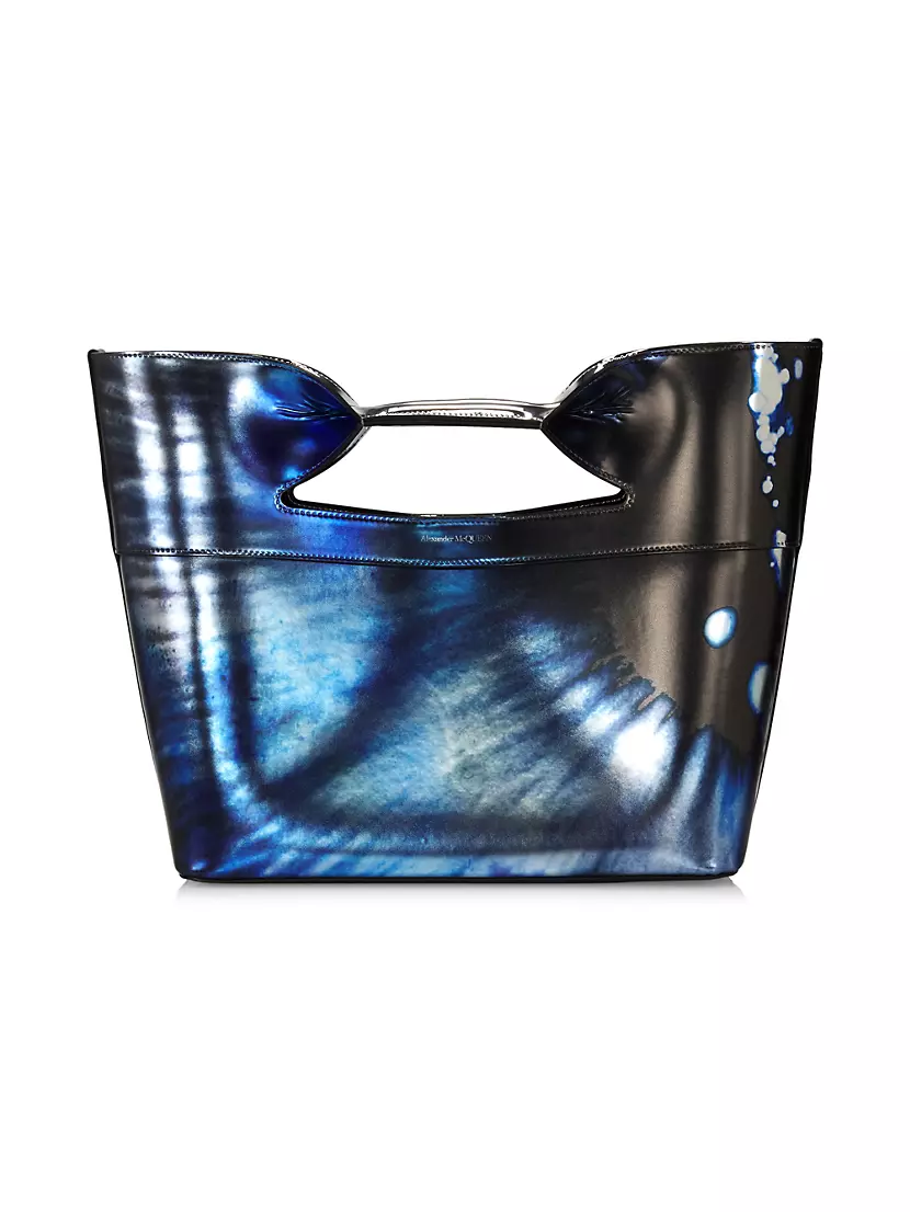 saw this Chanel 22 bag in iridescent blue and greento match my
