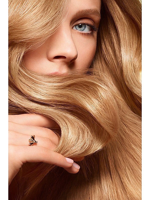 Shop GUERLAIN GUERLAIN x S.HEART.S Abeille Royale Scalp Shop GUERLAIN GUERLAIN x S.HEART.S Abeille Royale Scalp