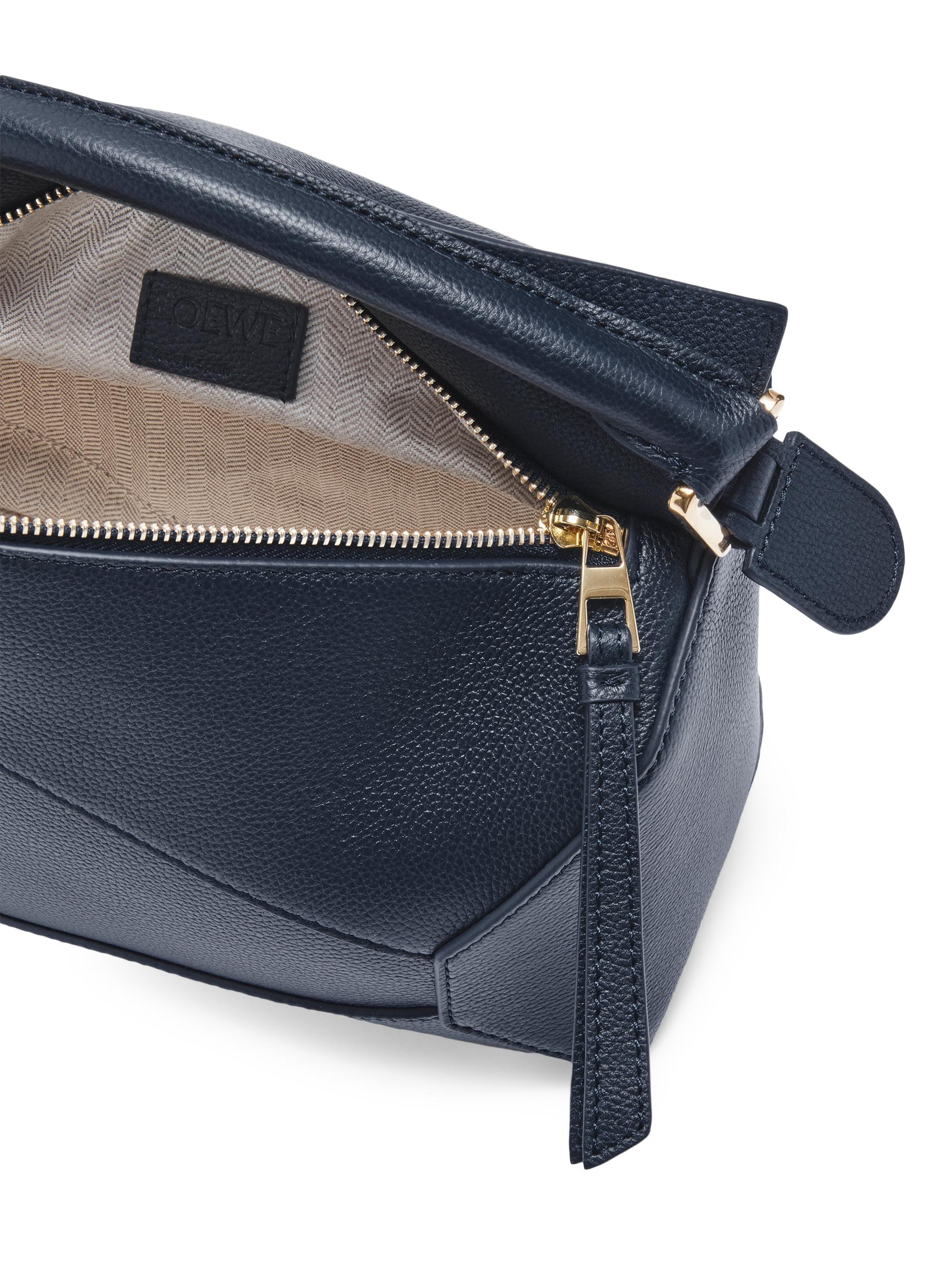 LOEWE ネイビーポーチ LOEWE Blue Small Leather Puzzle Edge Belt Bag | Harrods US