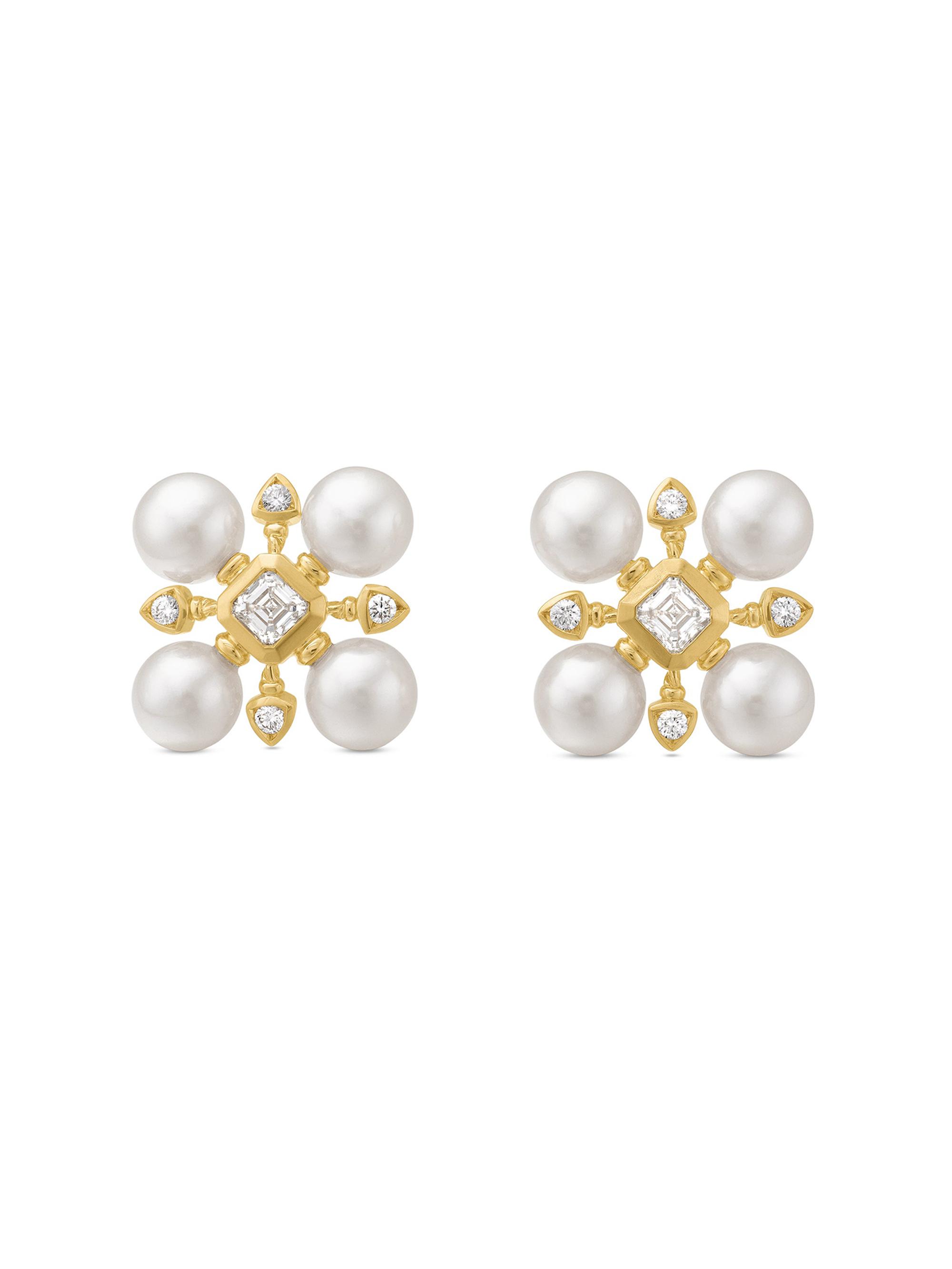 David Yurman Women's Renaissance Pearl Stud Earrings in 18K Yellow Gold with Pearls and Diamonds, 16.5MM - Akoya Wht Pearl