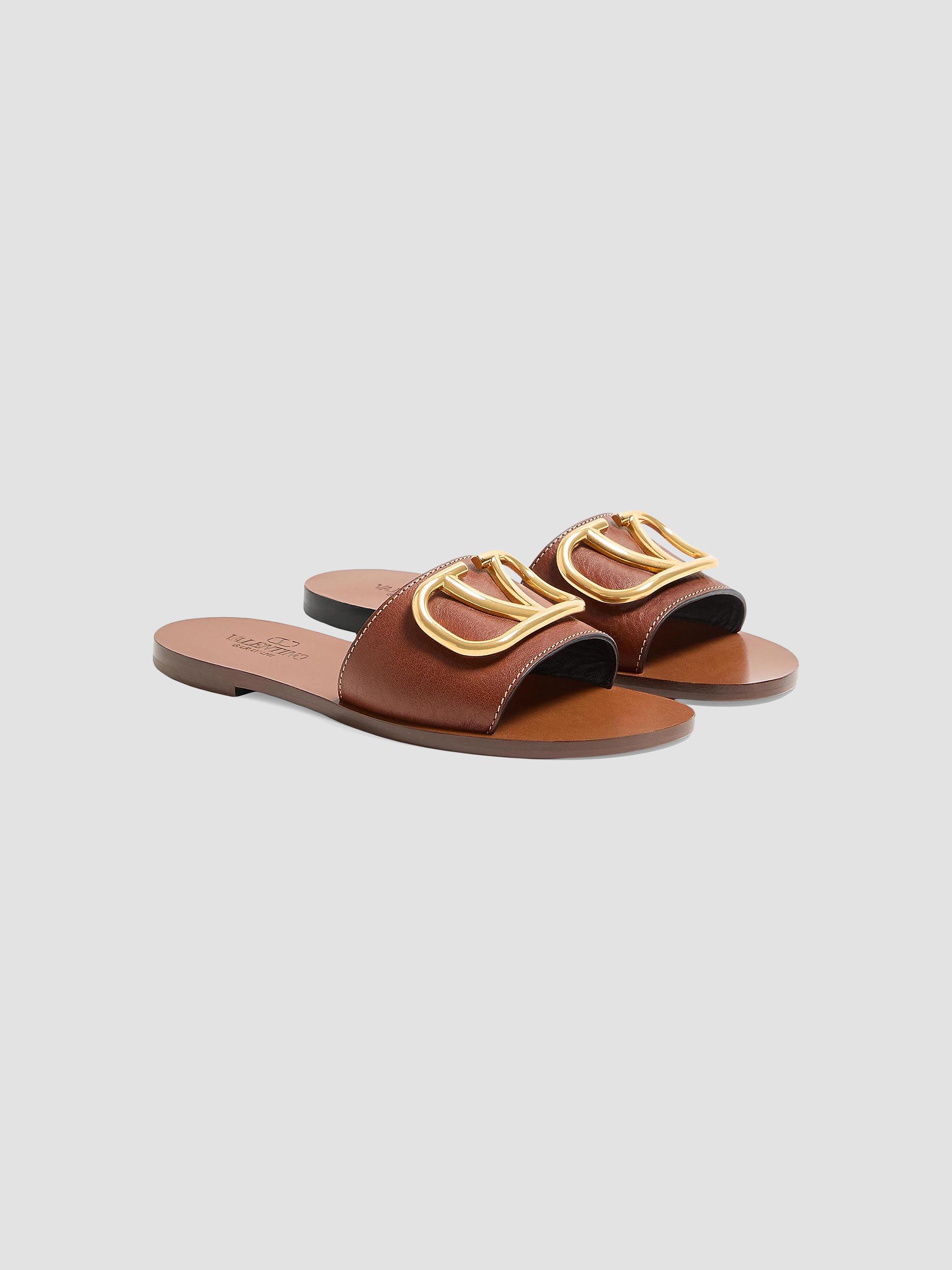 Valentino Garavani Vlogo Signature Slide Sandal In Grainy Cowhide