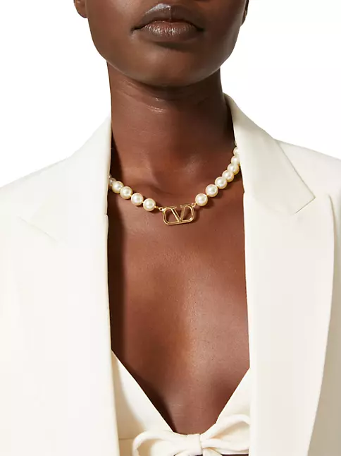 Louis Vuitton Essential V Necklace Louis Vuitton | The Luxury Closet