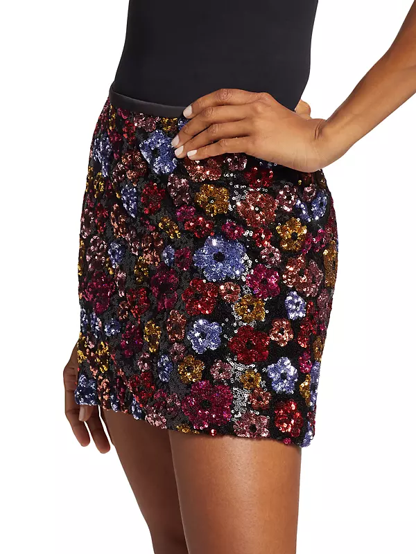 The 10 Best Mini Skirt Outfits, According to Stylists - Yahoo Sports