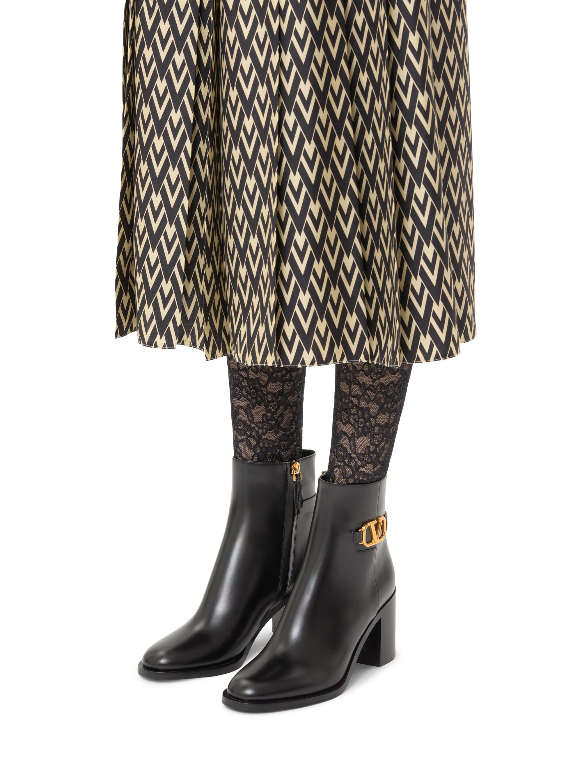 VALENTINO / サイドライン/ボトム/44/ウール/BLK Valentino Garavani Vlogo Signature Calfskin Ankle Boots | Saks