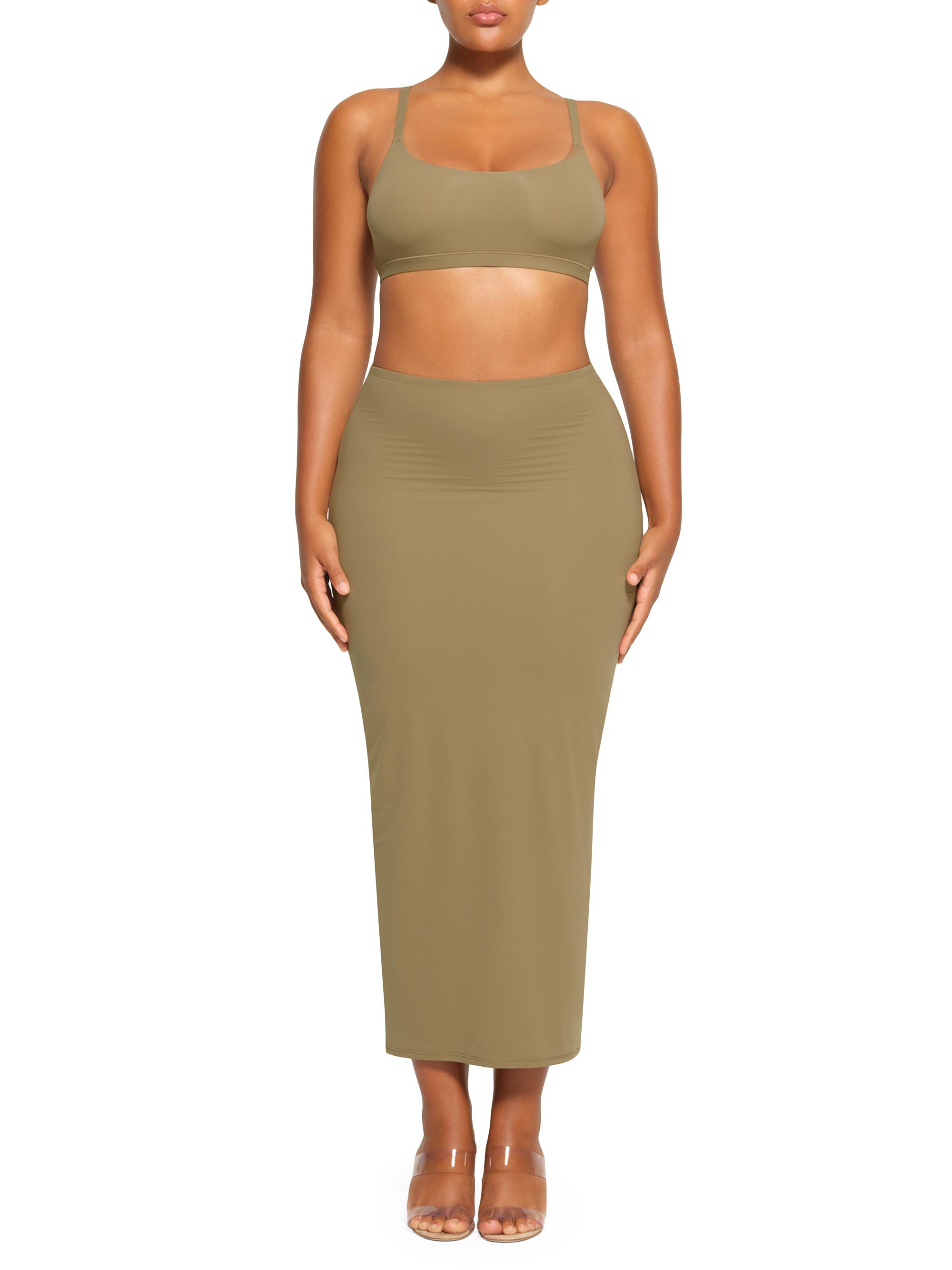 【8月中断捨離価格】 SKIMS LONG SKIRT&CAMI 8月中断捨離価格】 SKIMS LONG SKIRT&CAMI TEXTURED KNIT HIGH SLIT