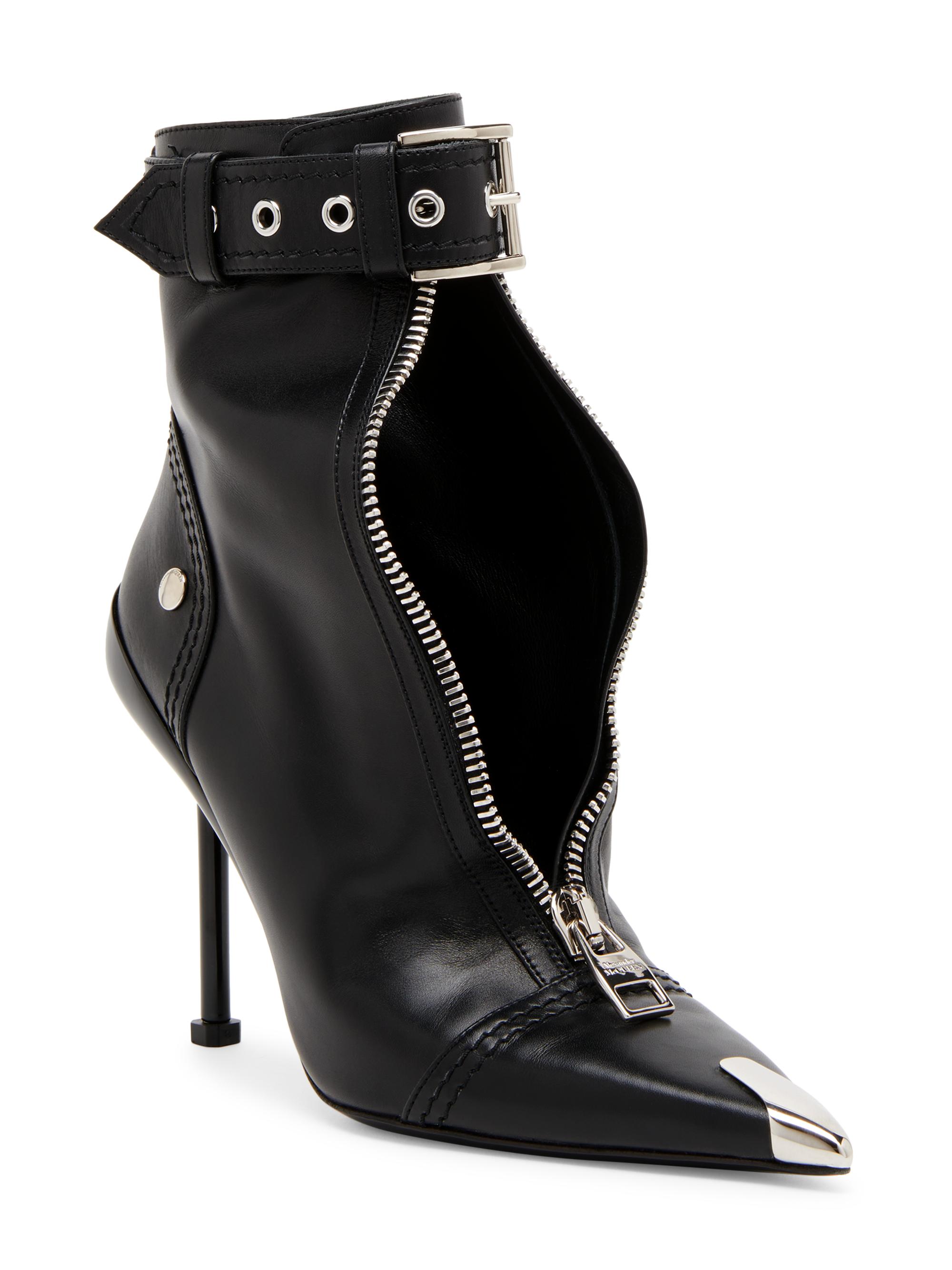 Alexander McQueen logo-engraved-heel leather boots - Black