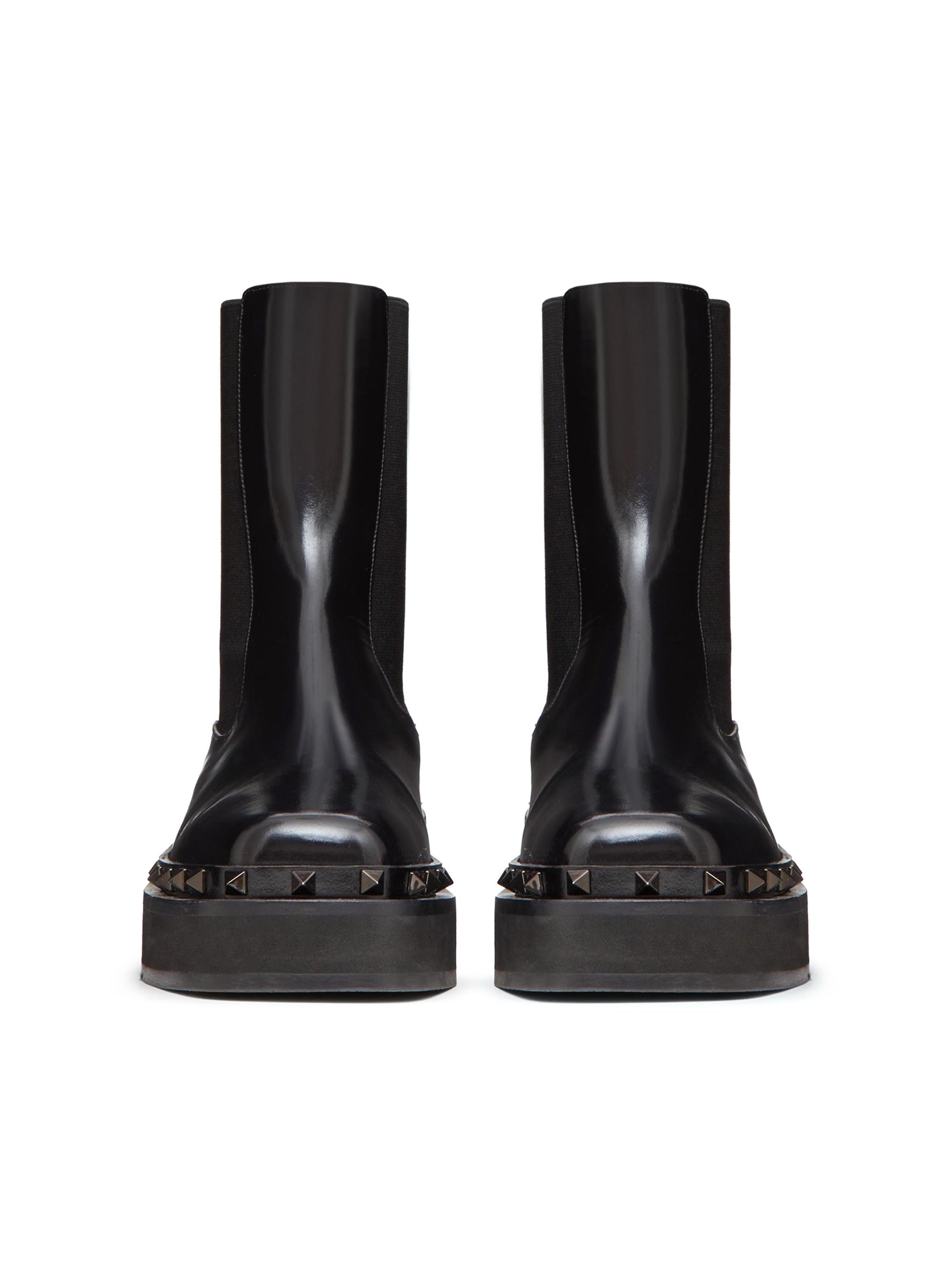 VALENTINO GARAVANIブラック コート Valentino Garavani M-way Rockstud Beatle In Calfskin With