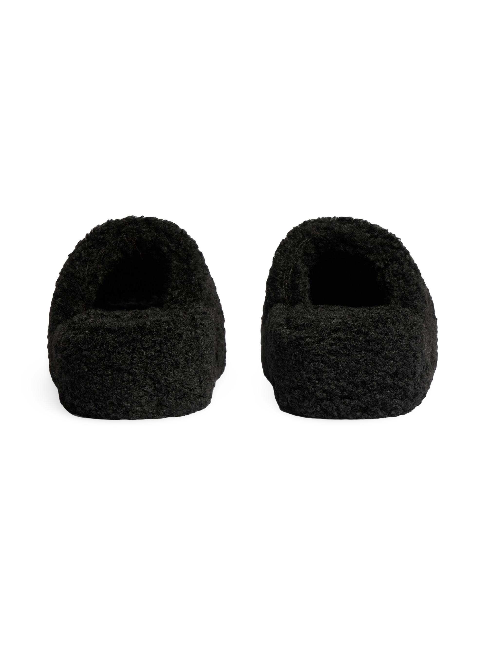 バレンシアガ　Balenciaga FURRY プラットフォーム サンダル 0400019901500_BLACK?wid=600&