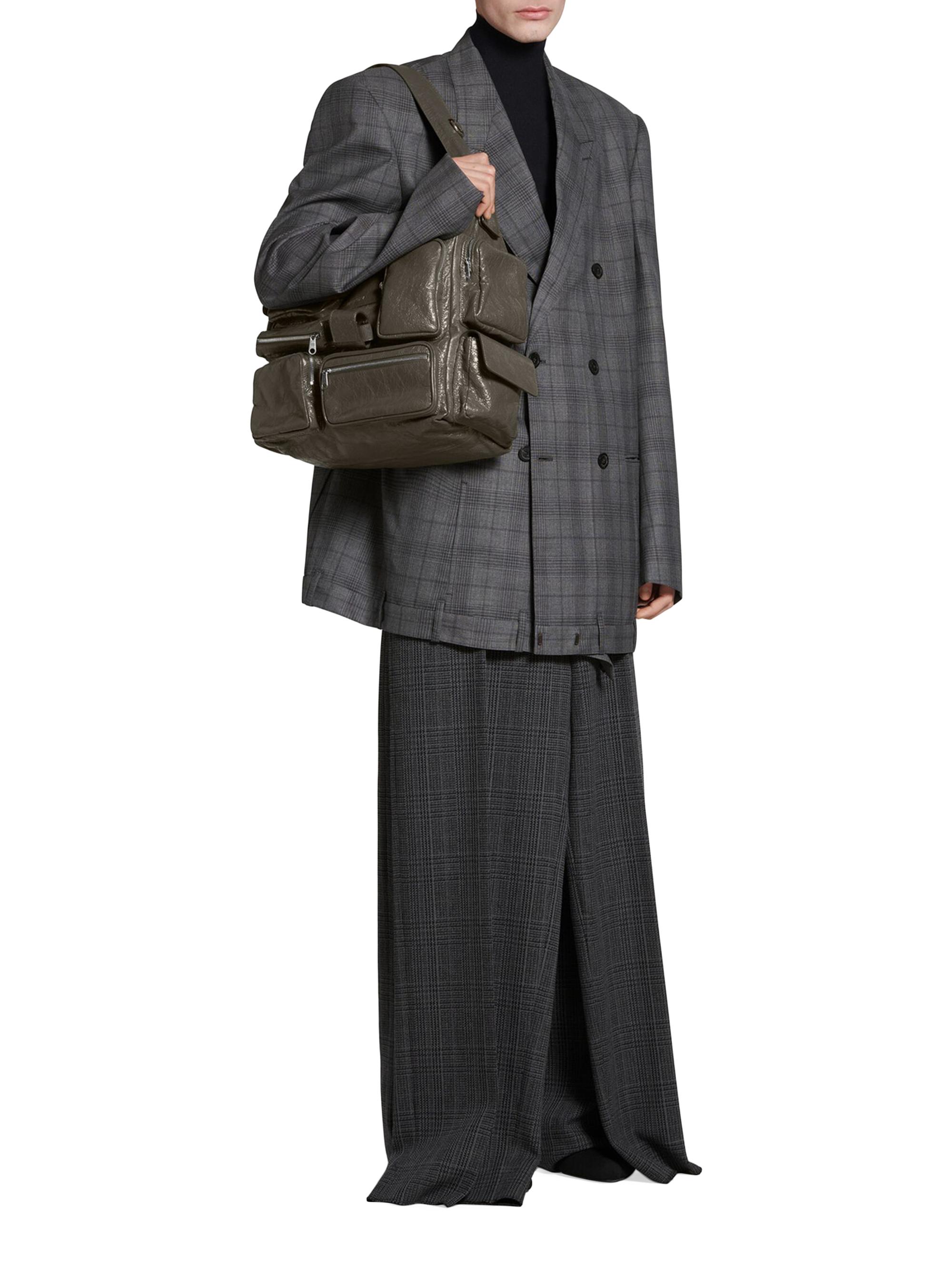 バレンシアガ 24AW SUPERBUSY SLING BAG レザーバッグ Balenciaga Superbusy Large Sling Bag | Saks Fifth Avenue