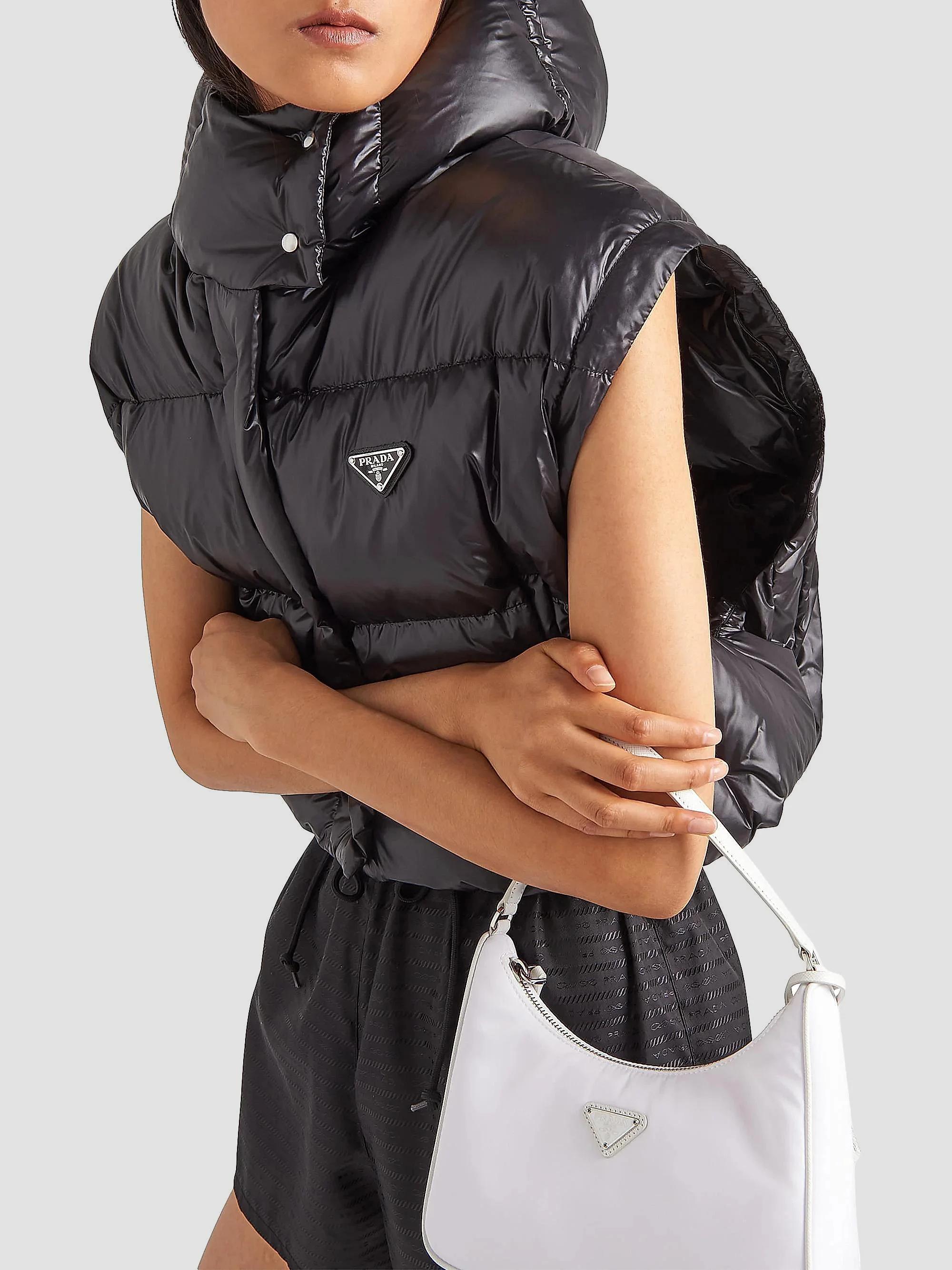 エ*ダ様 【美品】PRADA メッシュ フーディジャケット BLK Prada Re-Nylon Convertible Cropped Down Jacket | Saks Fifth Avenue