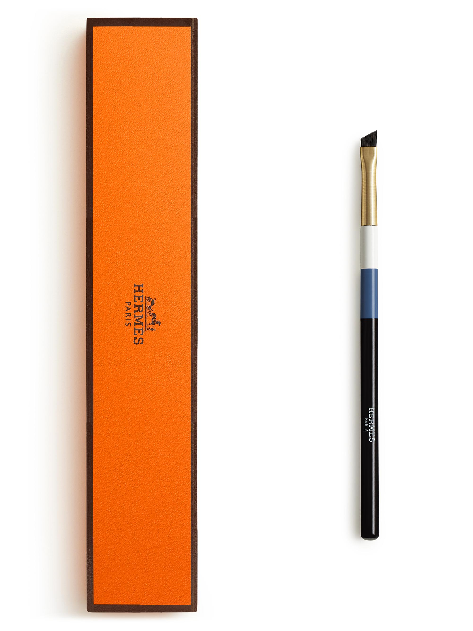 HERMÈS Les Pinceaux Hermès Le Traceur Eyeliner Brush | Saks Fifth