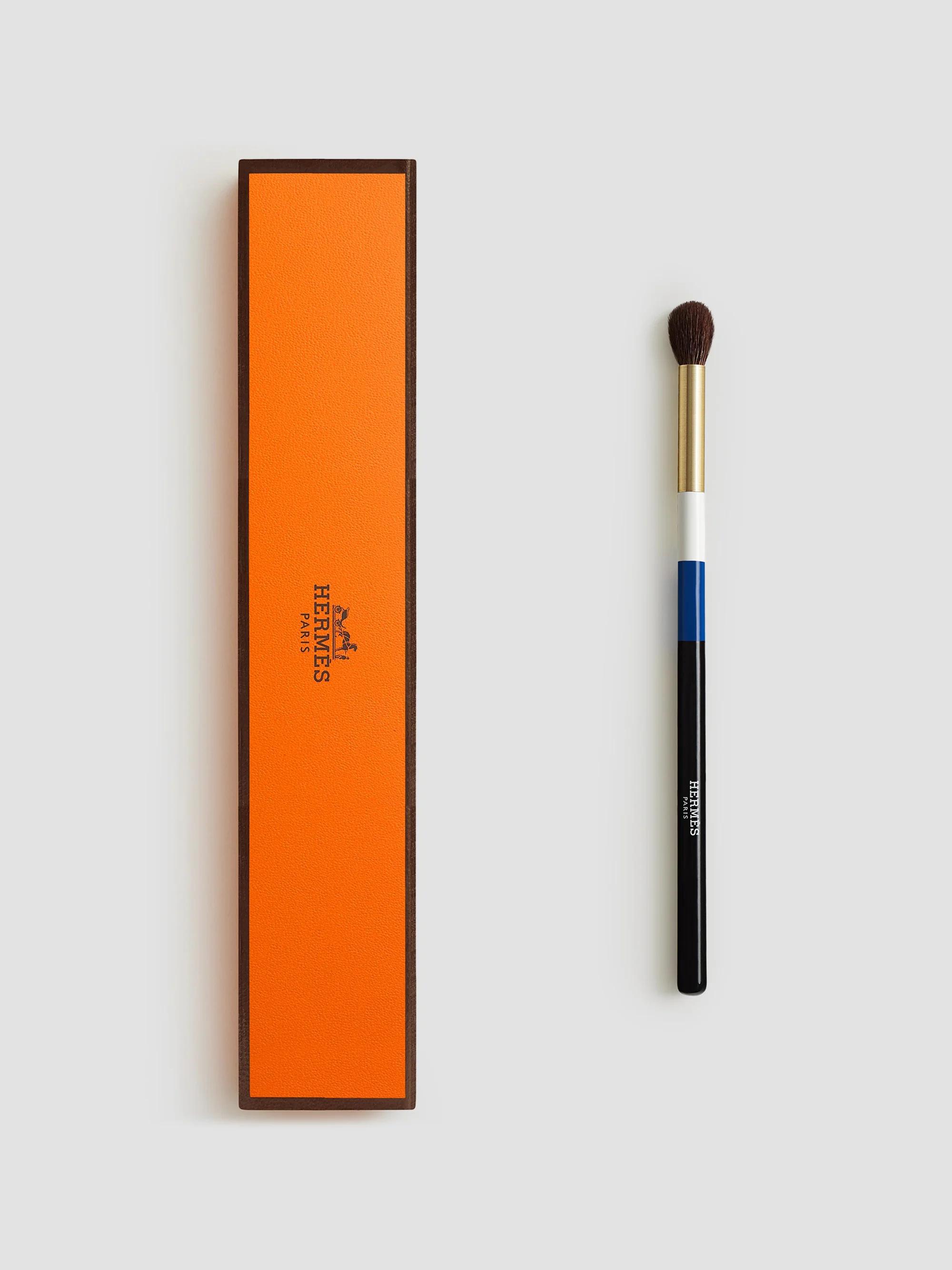 HERMÈS Les Pinceaux Hermès L'Estompeur Blending Brush | Saks Fifth