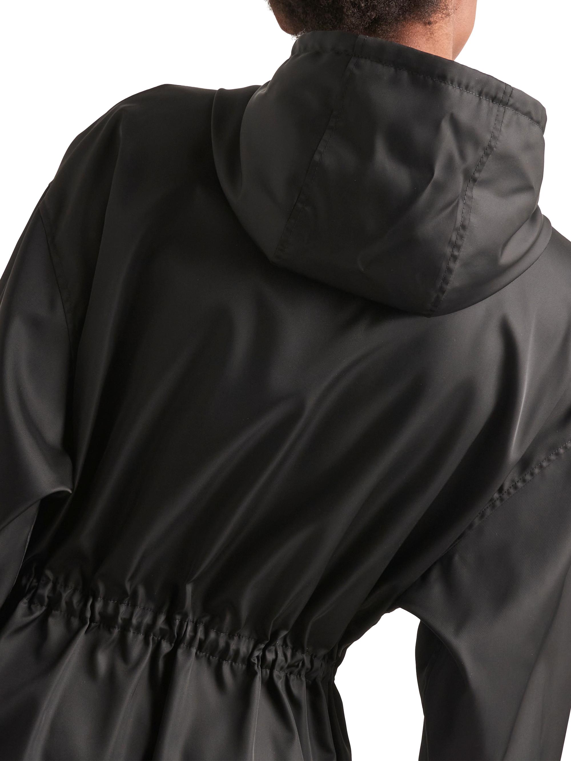 PRADA シルク　軽量ジャケット　レインジャケット　雨具　ウォーキング Prada Re-Nylon Raincoat | Saks Fifth Avenue