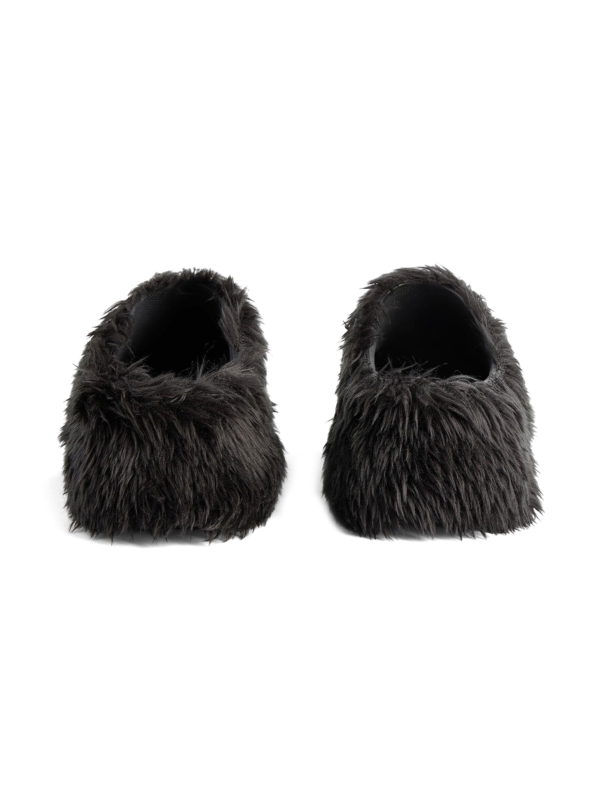 靴 BALENCIAGA CROCS MULE EVA FAKE FUR Balenciaga Crocs Mules In Fake Fur | Saks Fifth Avenue