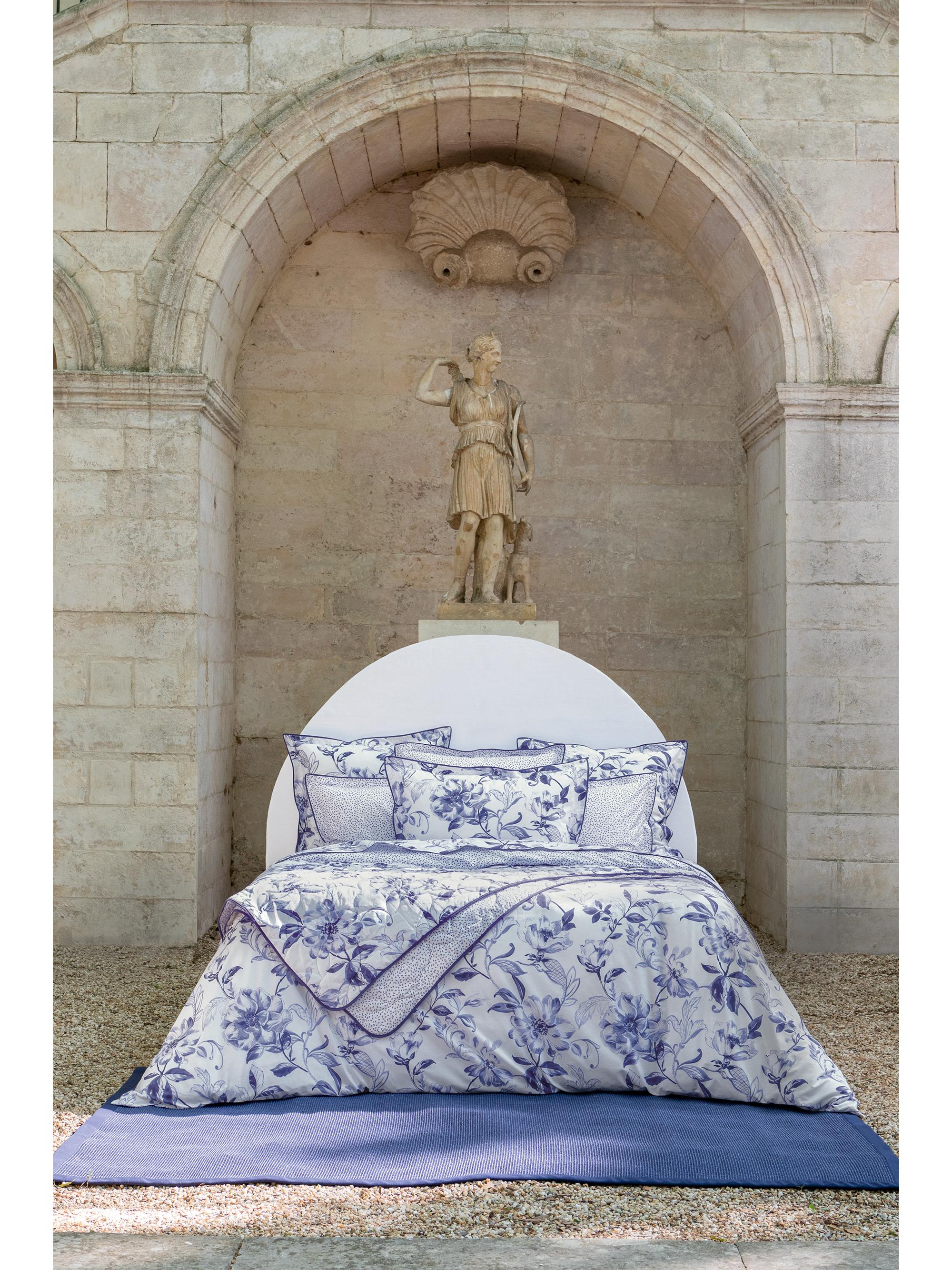 Anne de Solène Egerie Duvet Cover & Sham Collection - Blue On White Standard