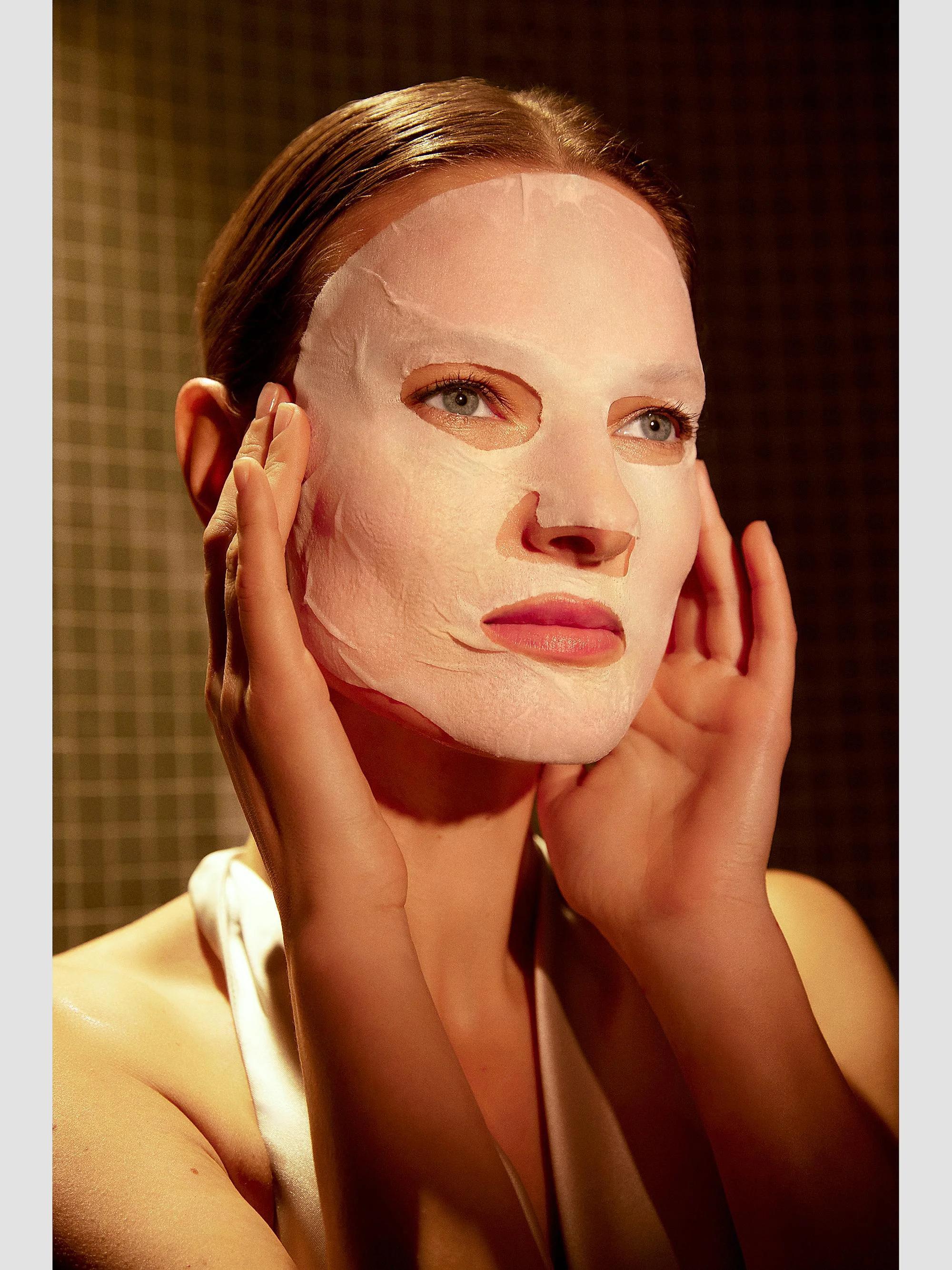 Natura Bissé Essential Shock Intense Instant-Lift Mask | Saks