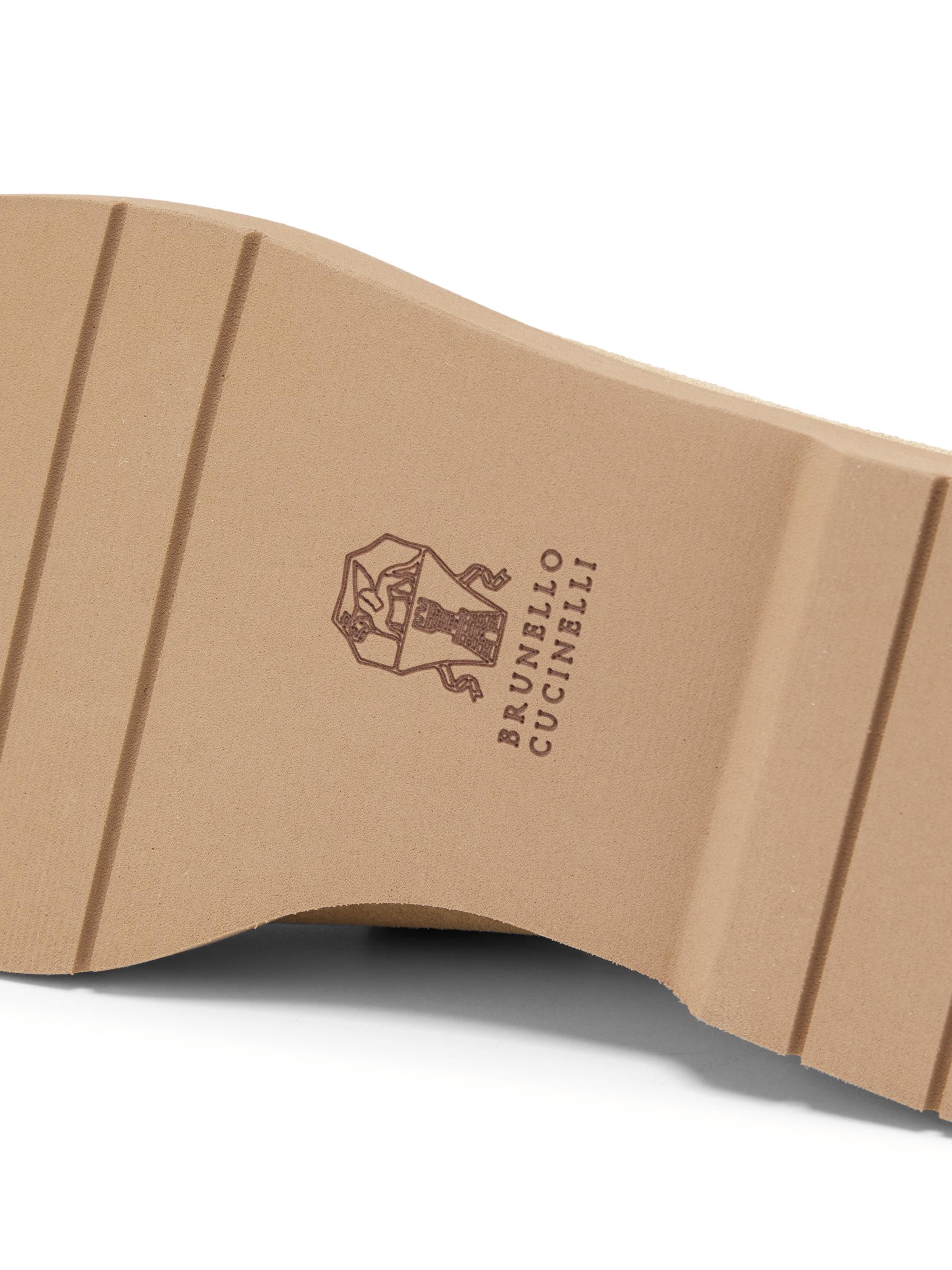 【ララ】  BRUNELLO CUCINELLI モニーレ装飾 Brunello Cucinelli Monili-Beaded Suede Penny Loafers | Saks Fifth