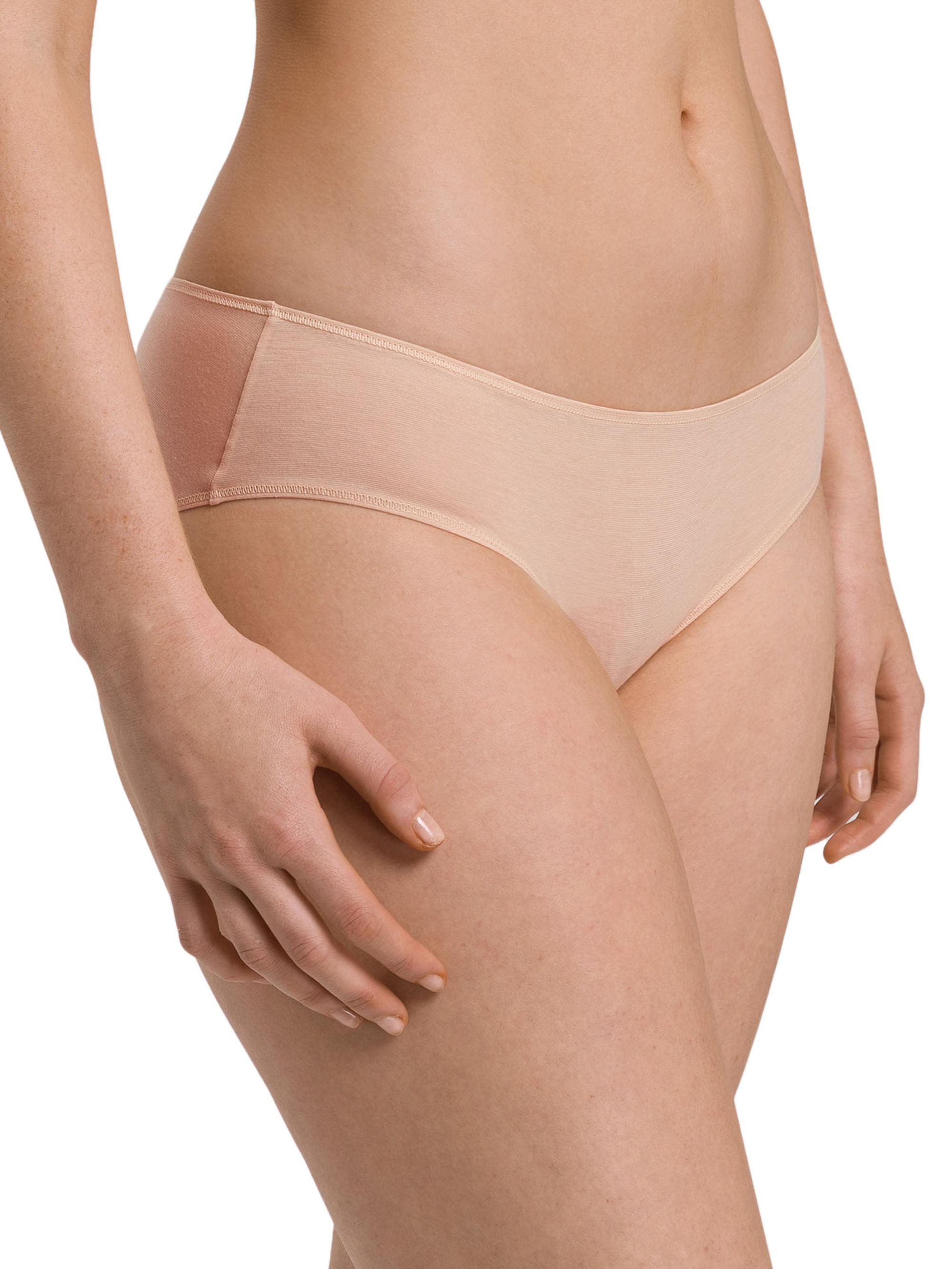 Hanro Women's Ultralight Daywear Hi-Cut Brief - White