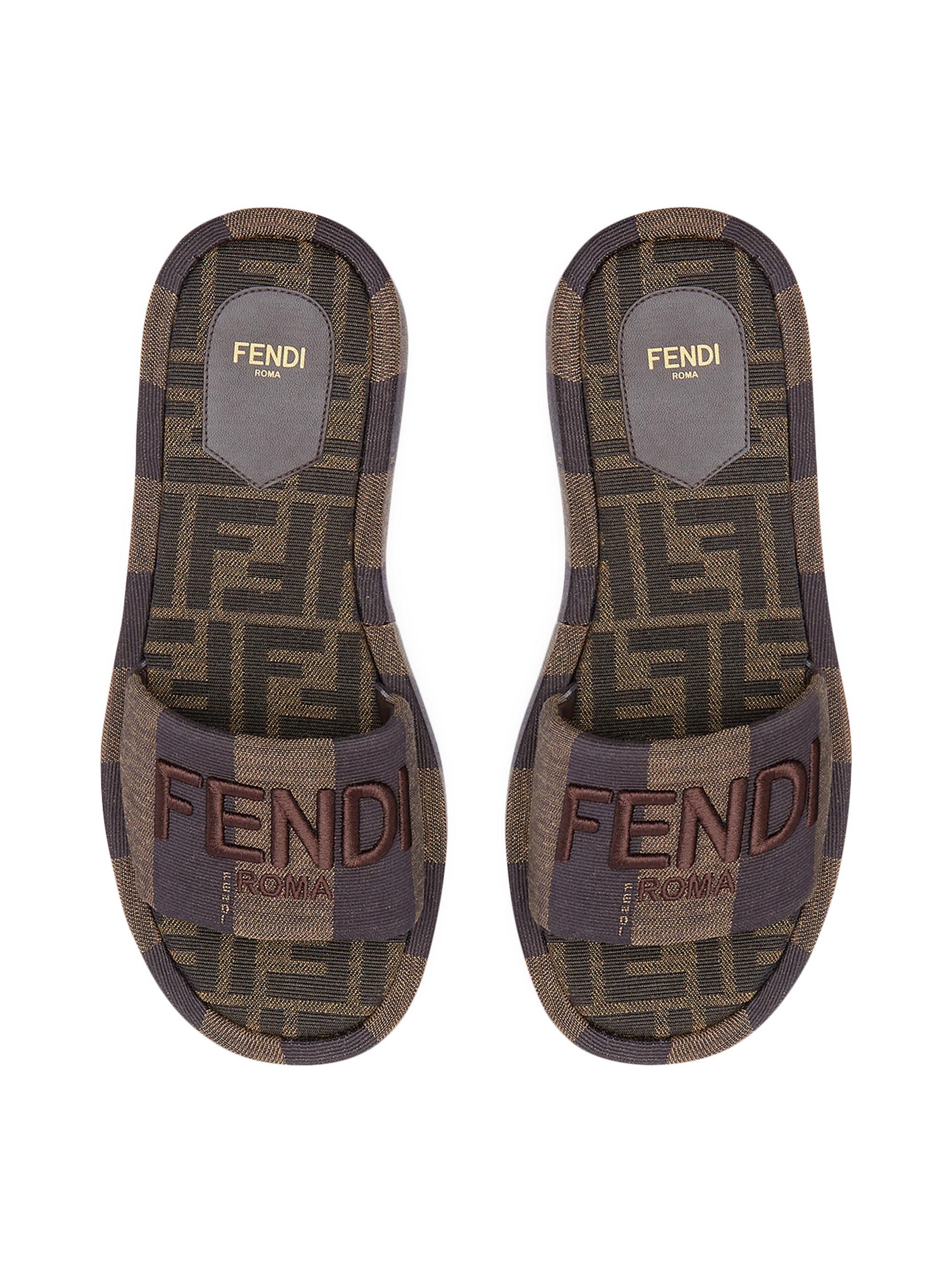 25cm FENDI ワンポイントロゴ パンプス フラップシューズ 38 Women's New Arrivals | Spring/Summer 2026 | FENDI