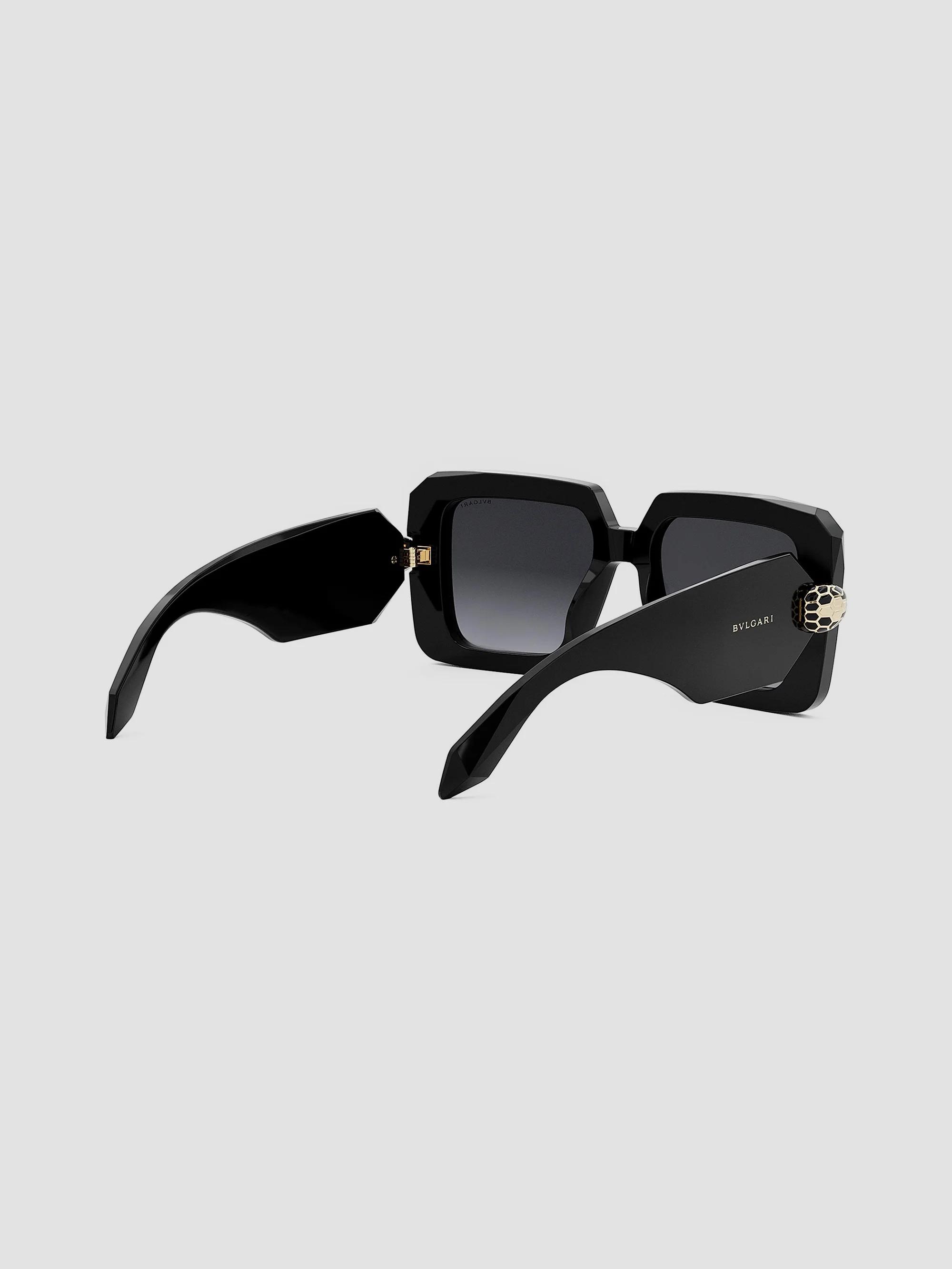Bvlgari square Y2K  Black sunglasses Summer Chic Minimalist Bvlgari Y2K Black Square Sunglasses | Garmentory main image 4