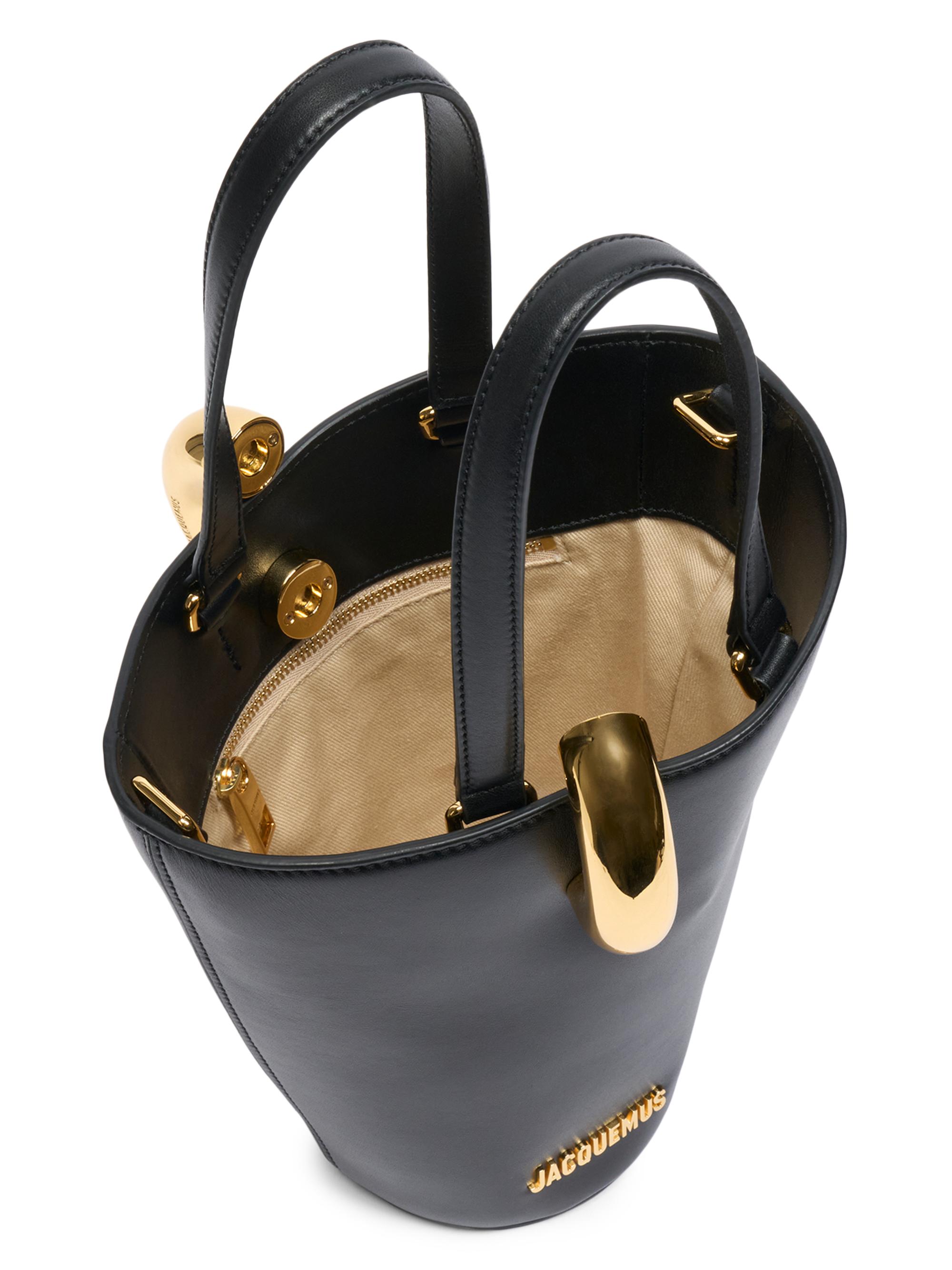 バッグ JACQUEMUS Black Le Petite Bambola buket Jacquemus Le Bambola Moyen Leather Bucket Bag | Saks Fifth Avenue