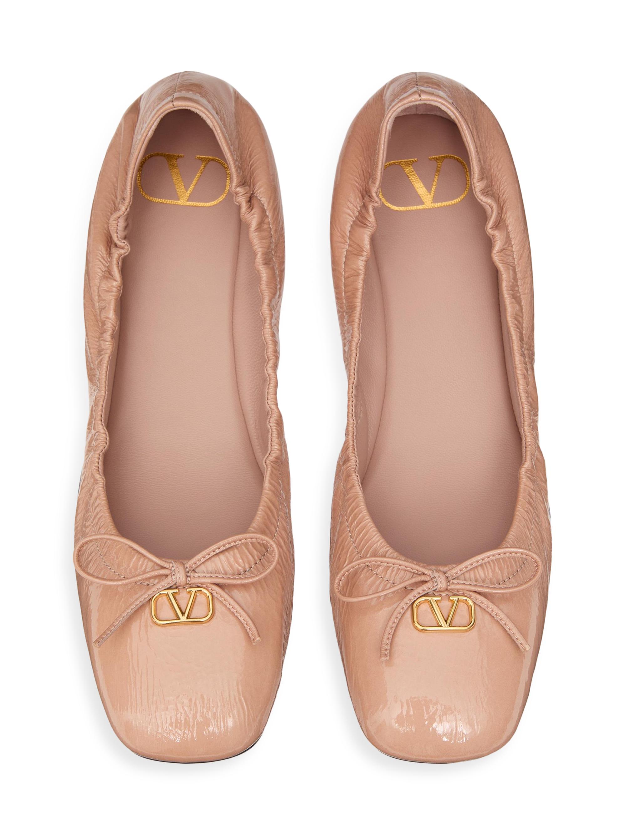 VALENTINO サテン バレリーナ Valentino Garavani VLogo Signature Patent Leather Ballerina Flats