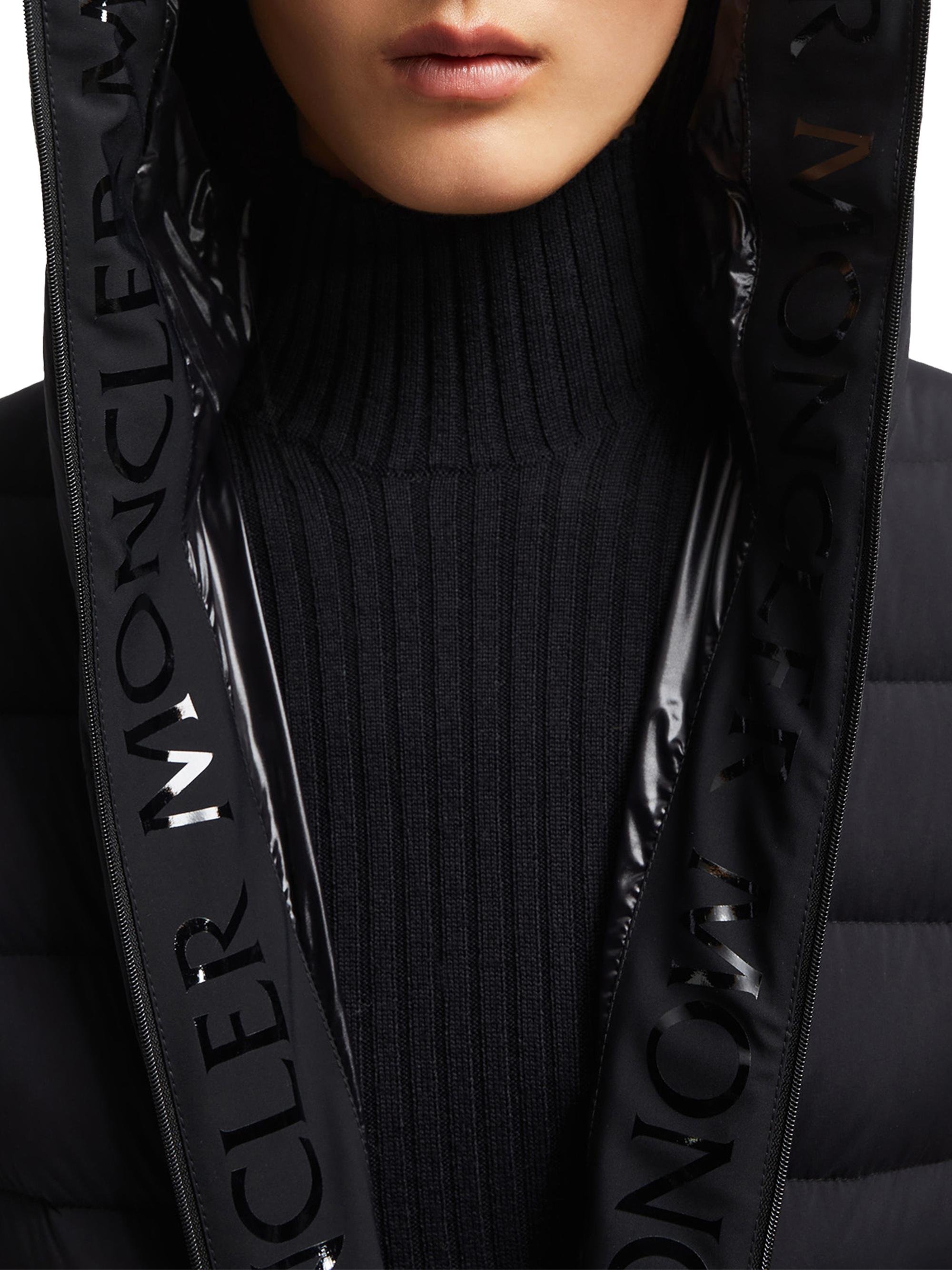 MONCLER ブラックジャケット チェーンディテール Moncler Herbe Hooded Short Down Jacket | Saks Fifth Avenue
